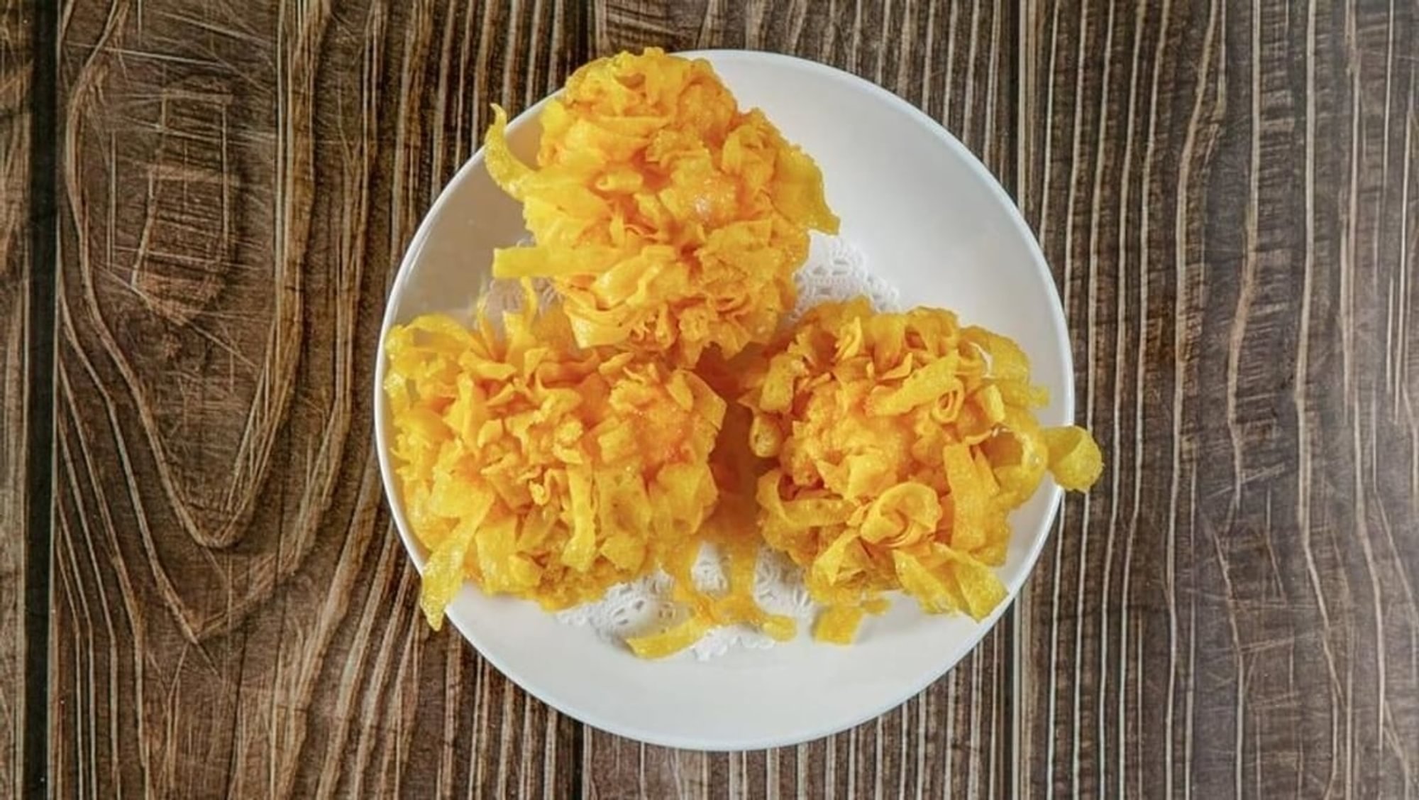 Deep - Fried Shrimp Balls / 雀巢酥炸蝦丸