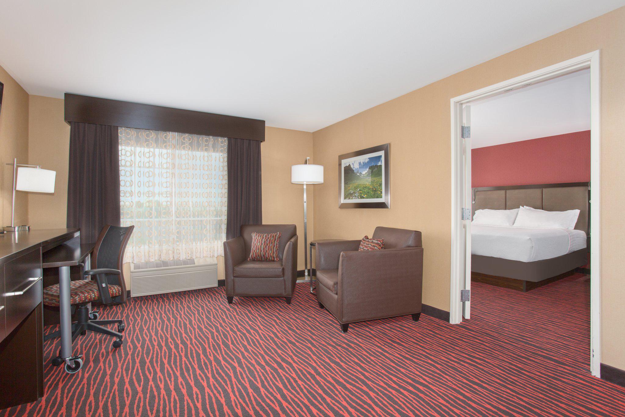 Holiday Inn Colorado Springs Airport Photo