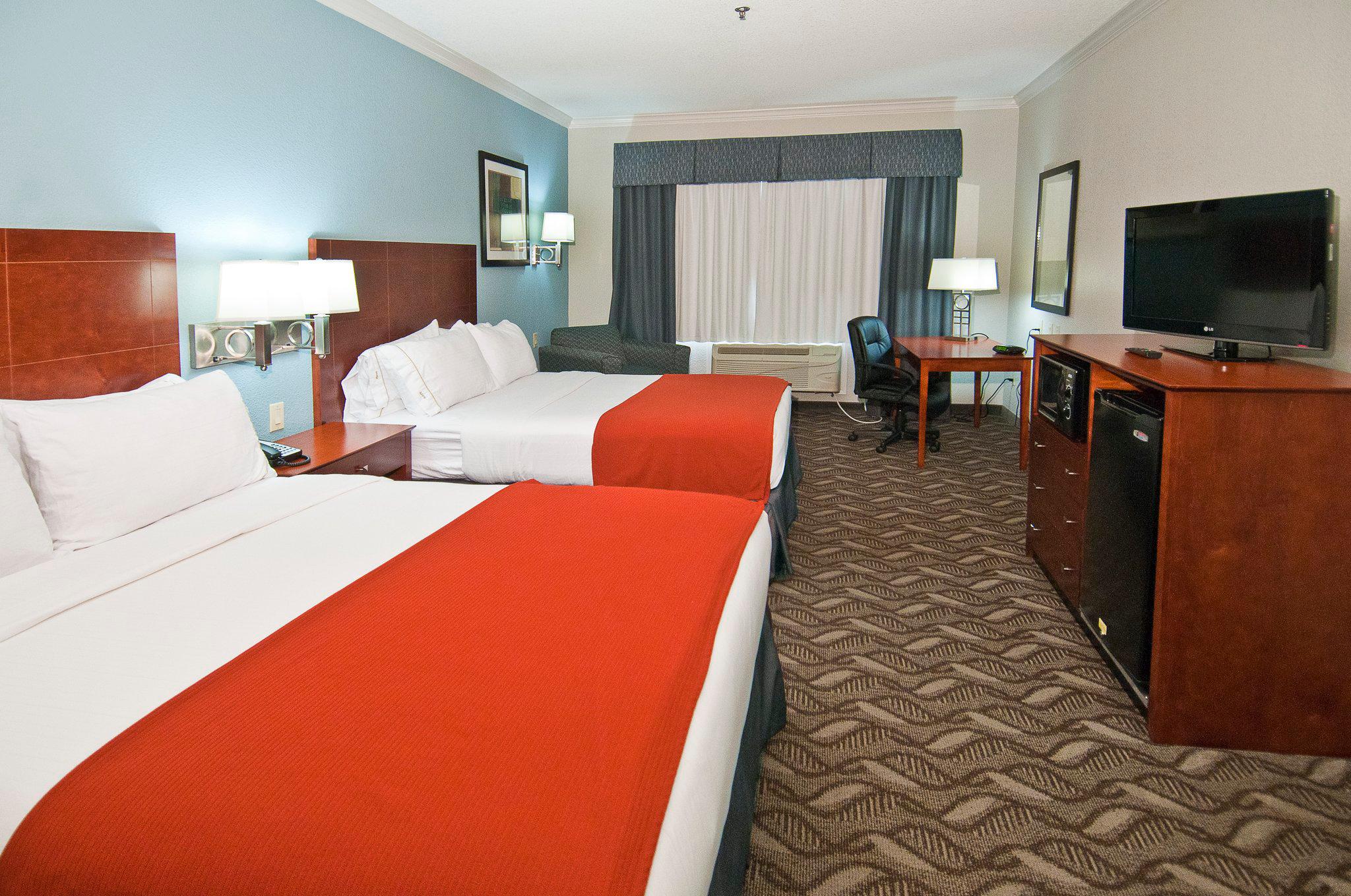 Holiday Inn Express & Suites Lake Charles Photo