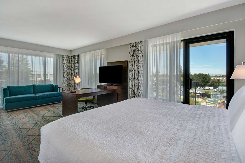 Hampton Inn & Suites Sunnyvale Silicon Valley Image