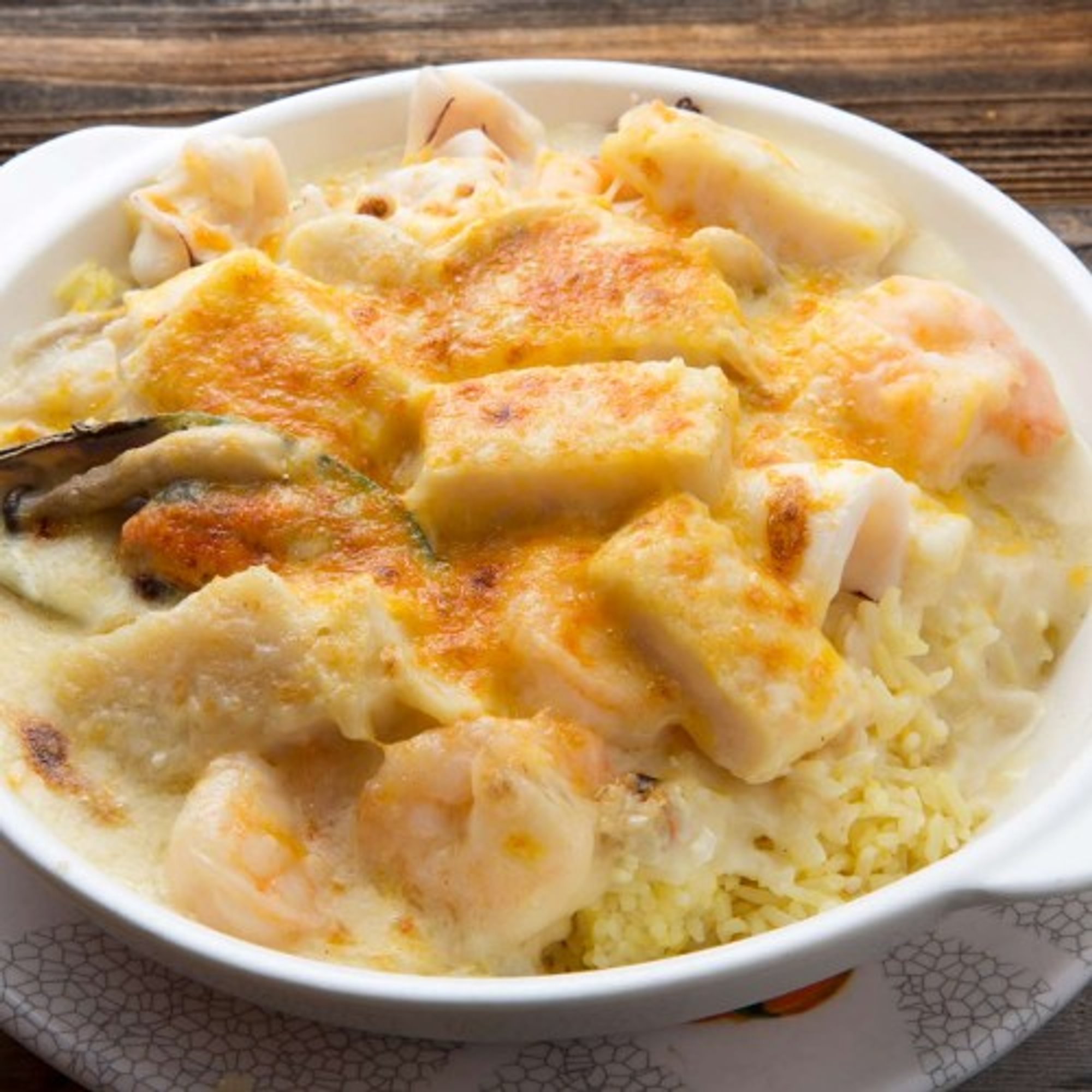 B01 Baked Seafood in Cream Sauce 焗白汁什菌海鮮