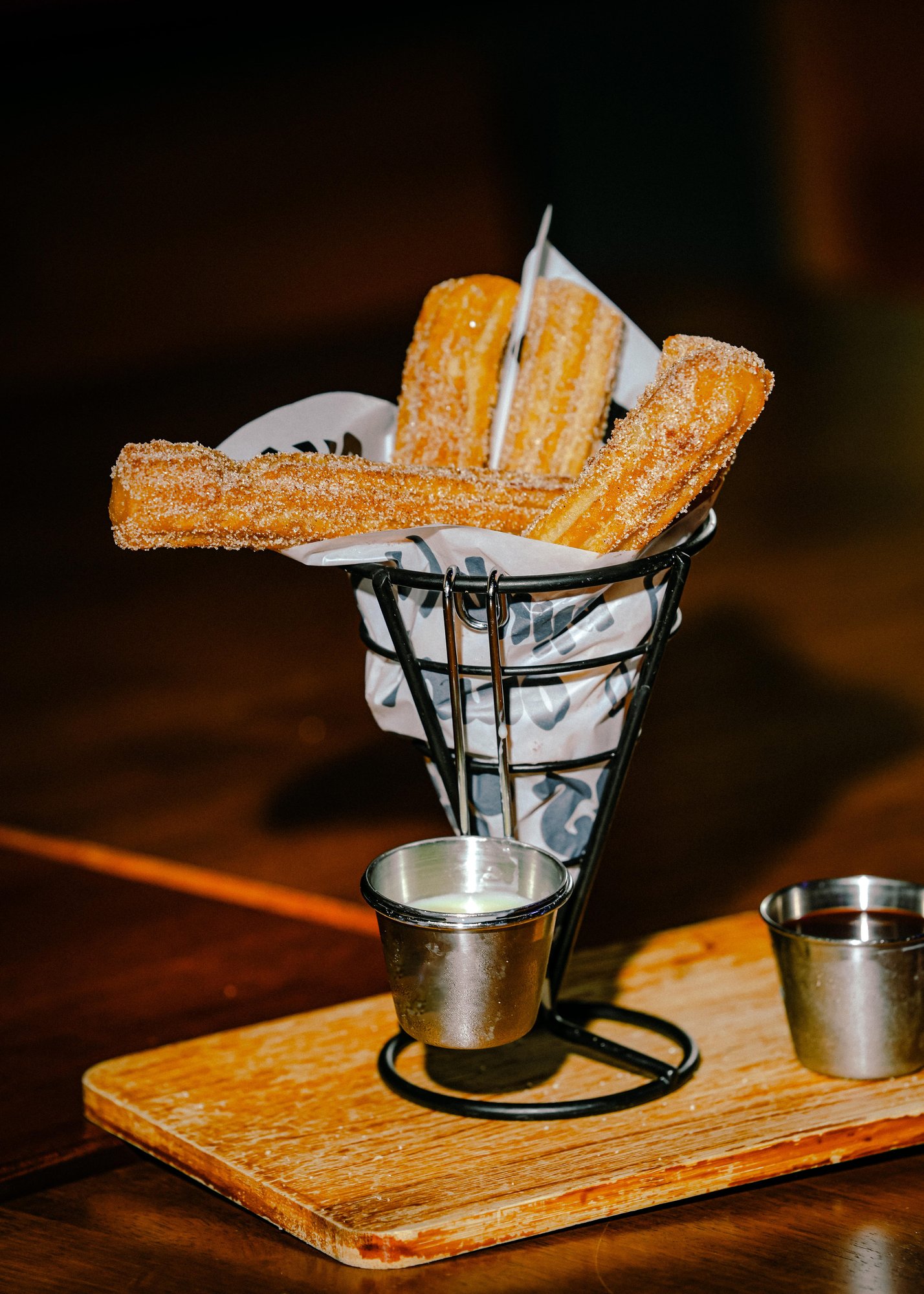 Churros con chocolate y leche condensada