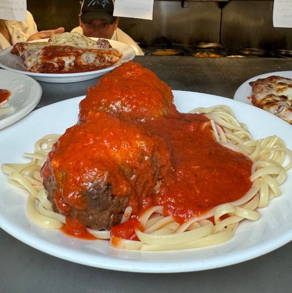 SPAGHETTI WITH TOMATO SAUCE