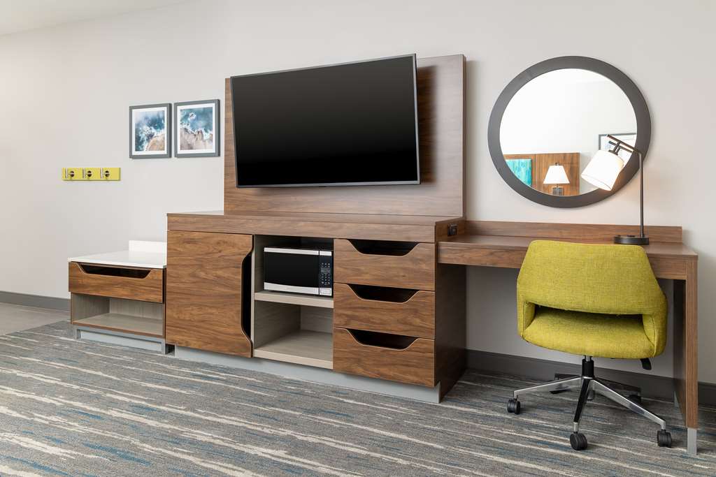 Hampton Inn & Suites Santa Rosa Sonoma Wine Country Image