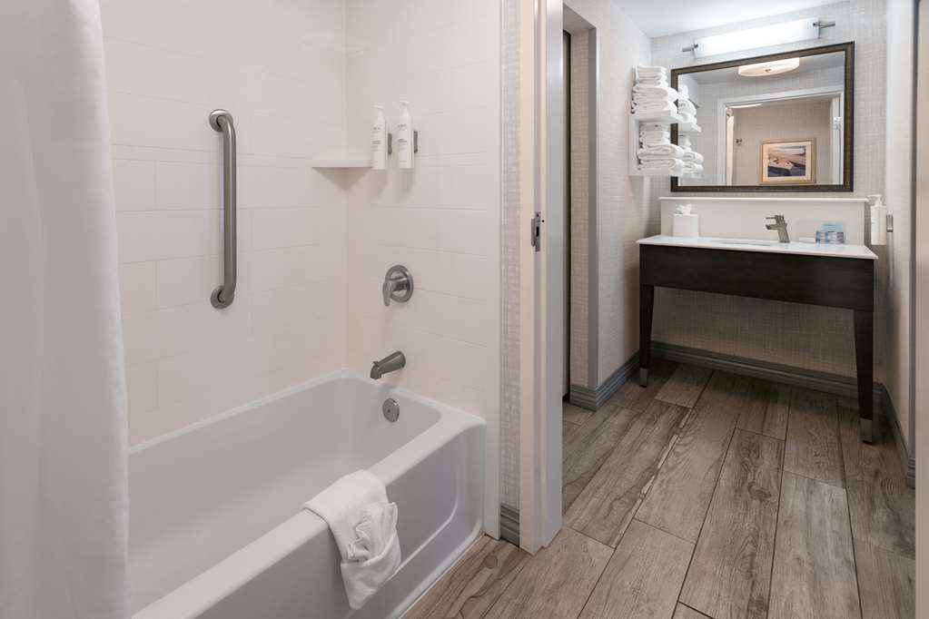 Hampton Inn & Suites Wells-Ogunquit Image