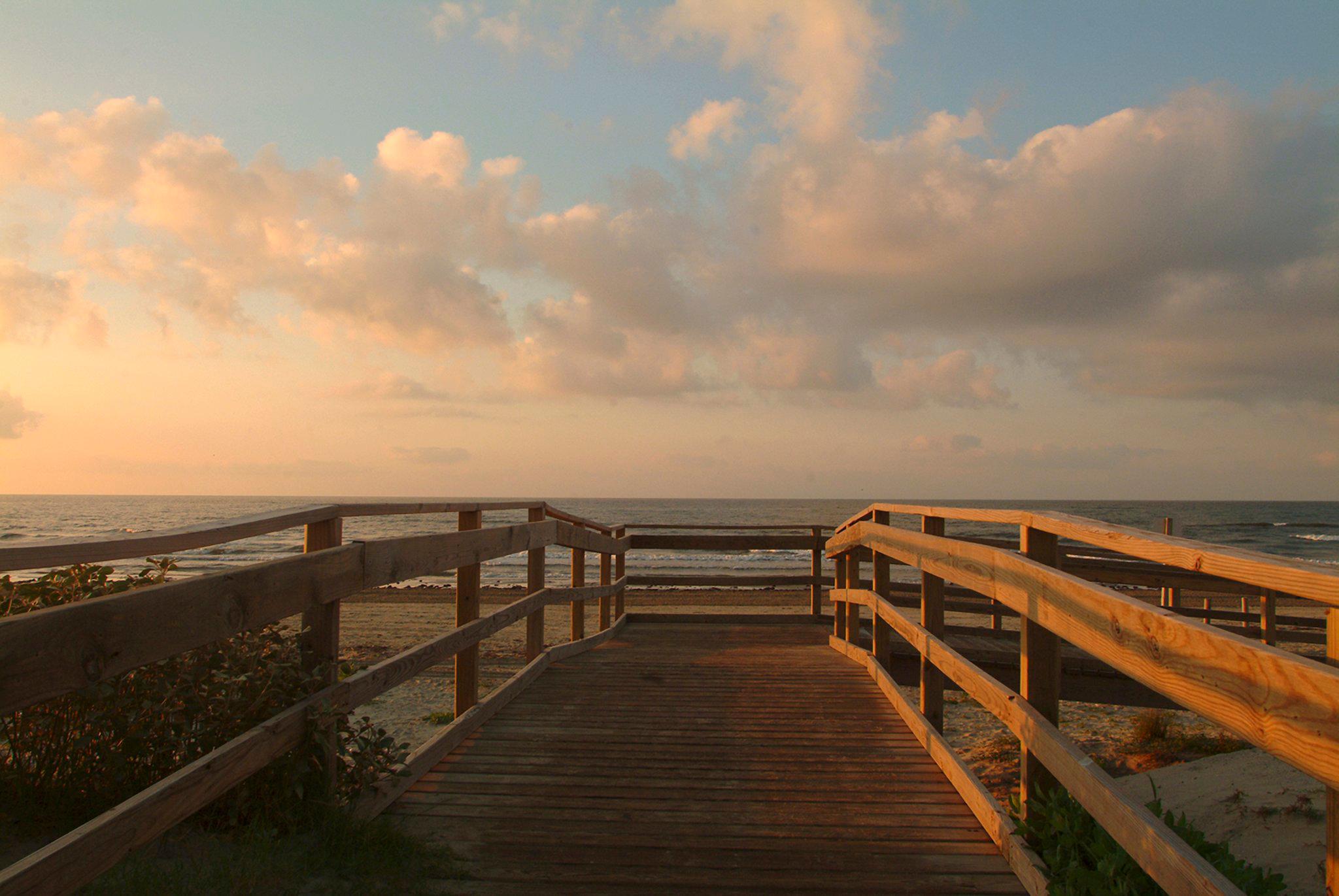 Holiday Inn Club Vacations Galveston Beach Resort Photo