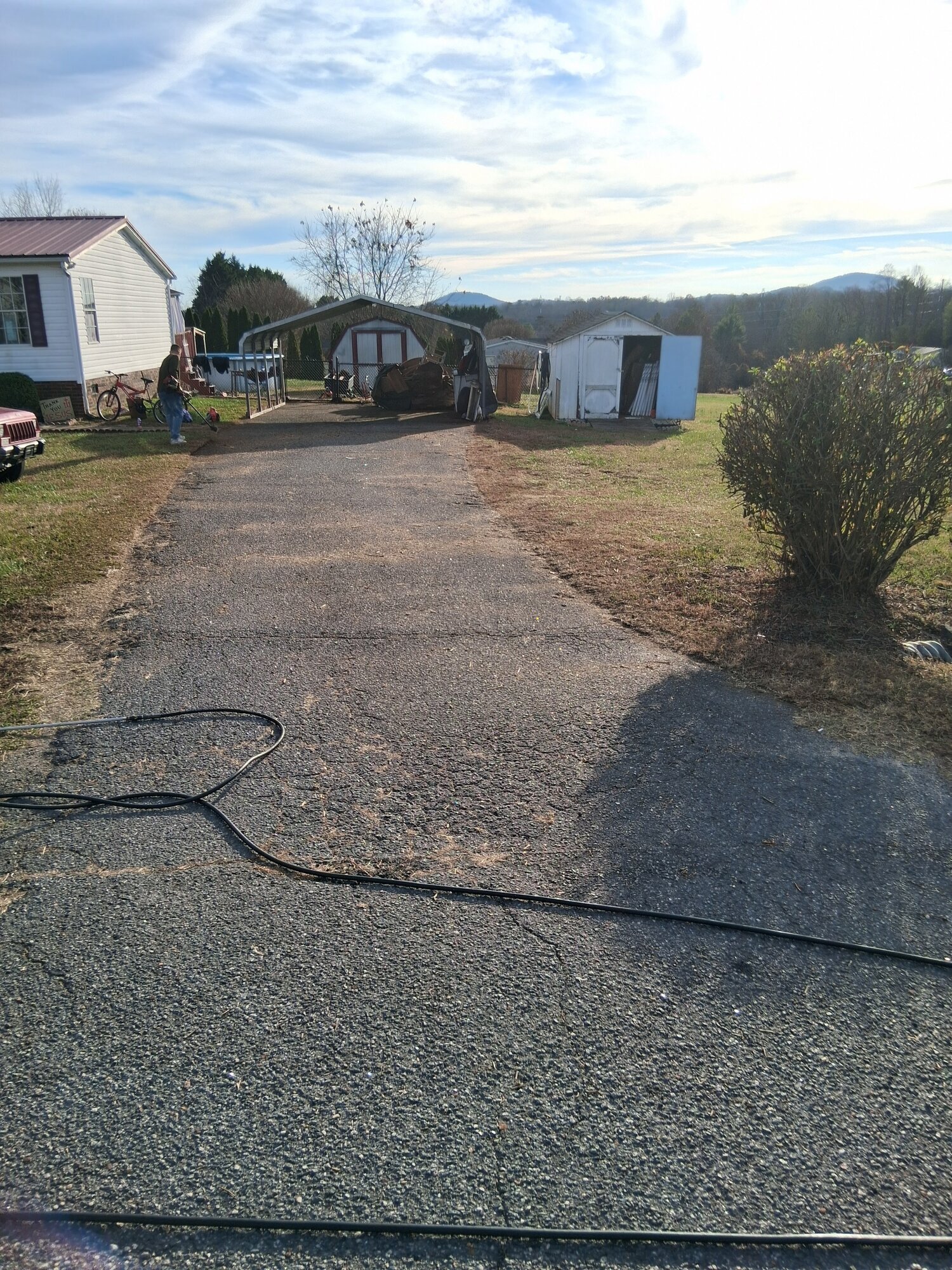 M York's Paving Logo