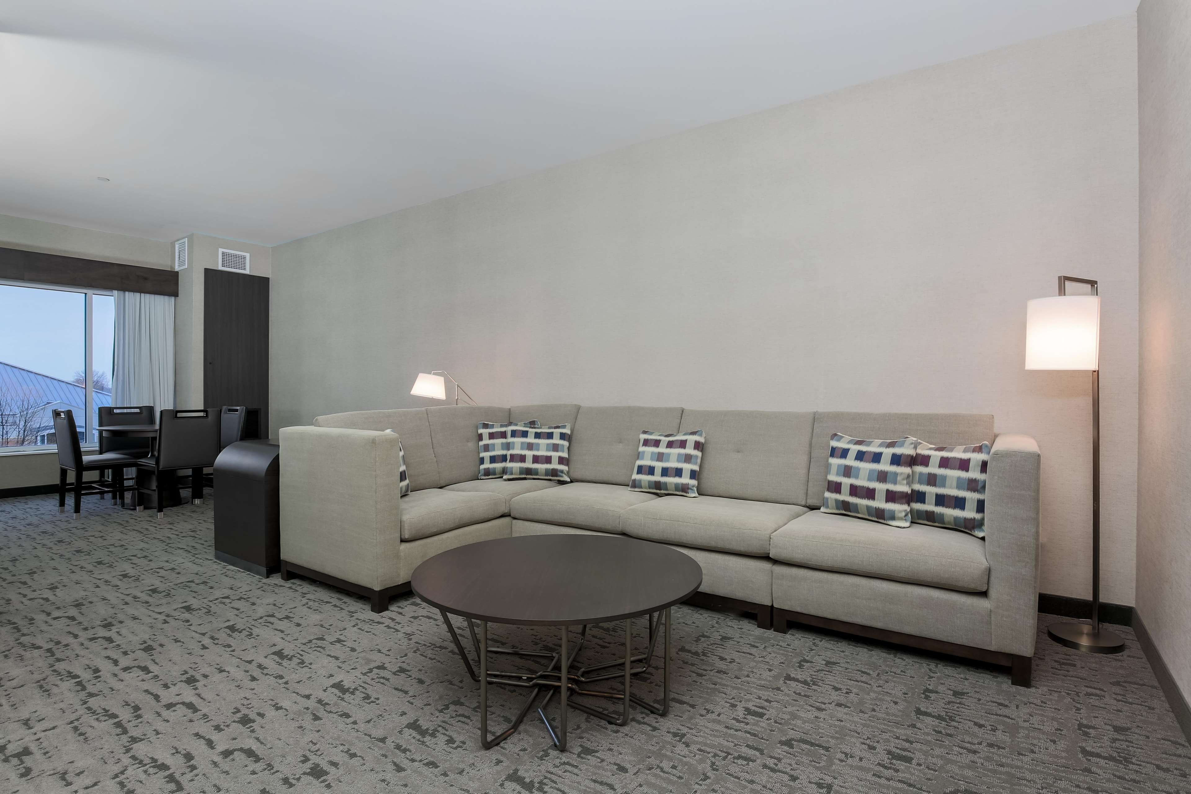 DoubleTree by Hilton Evansville Photo