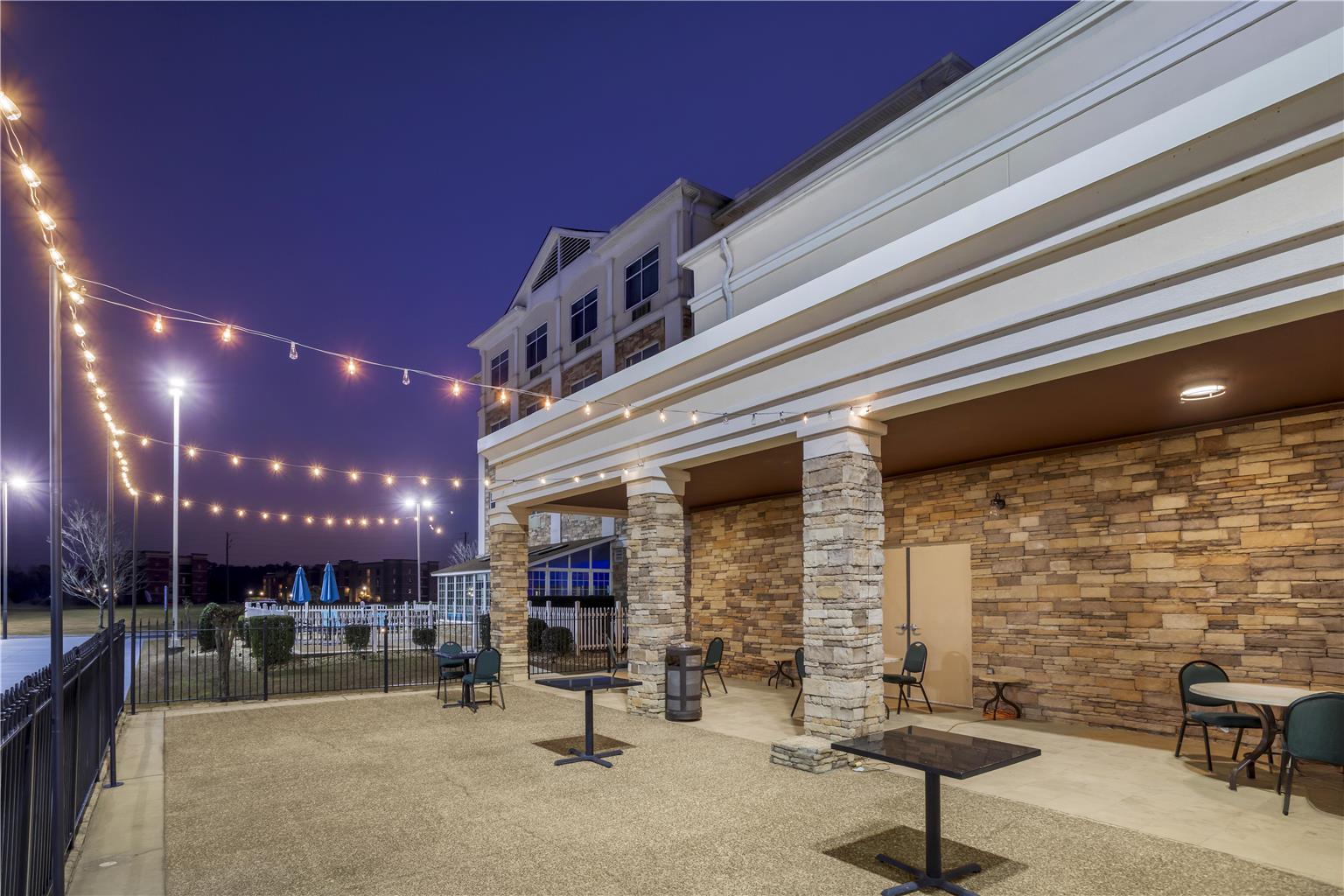 Best Western Plus Rose City Conference Center Inn Image