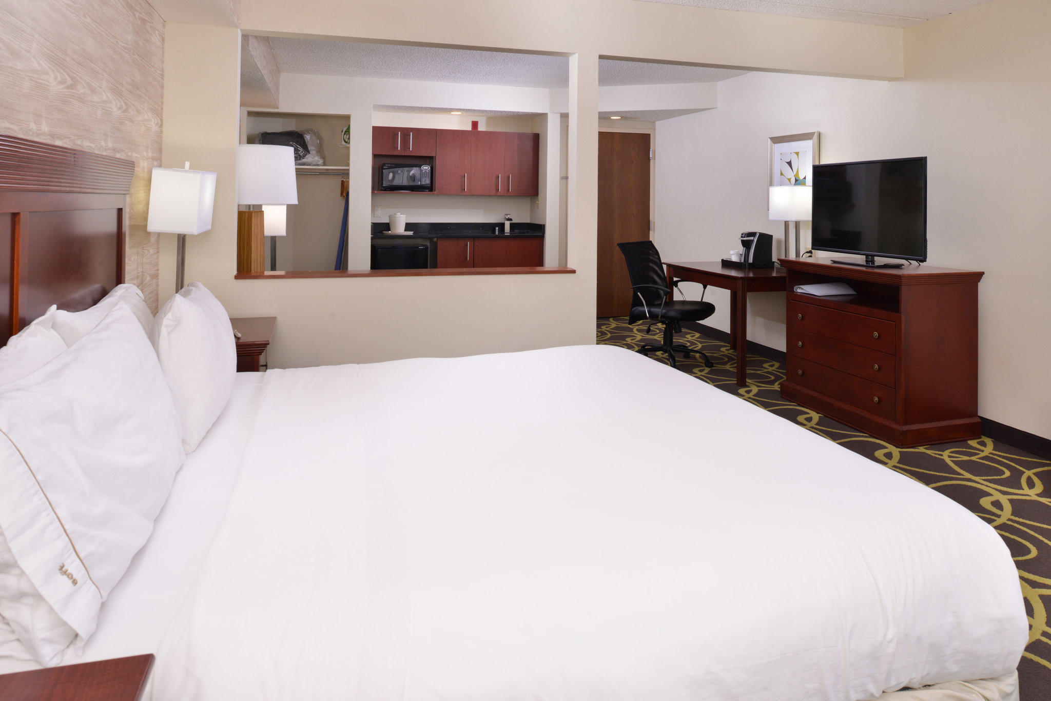 Holiday Inn Express & Suites Dayton-Huber Heights Photo