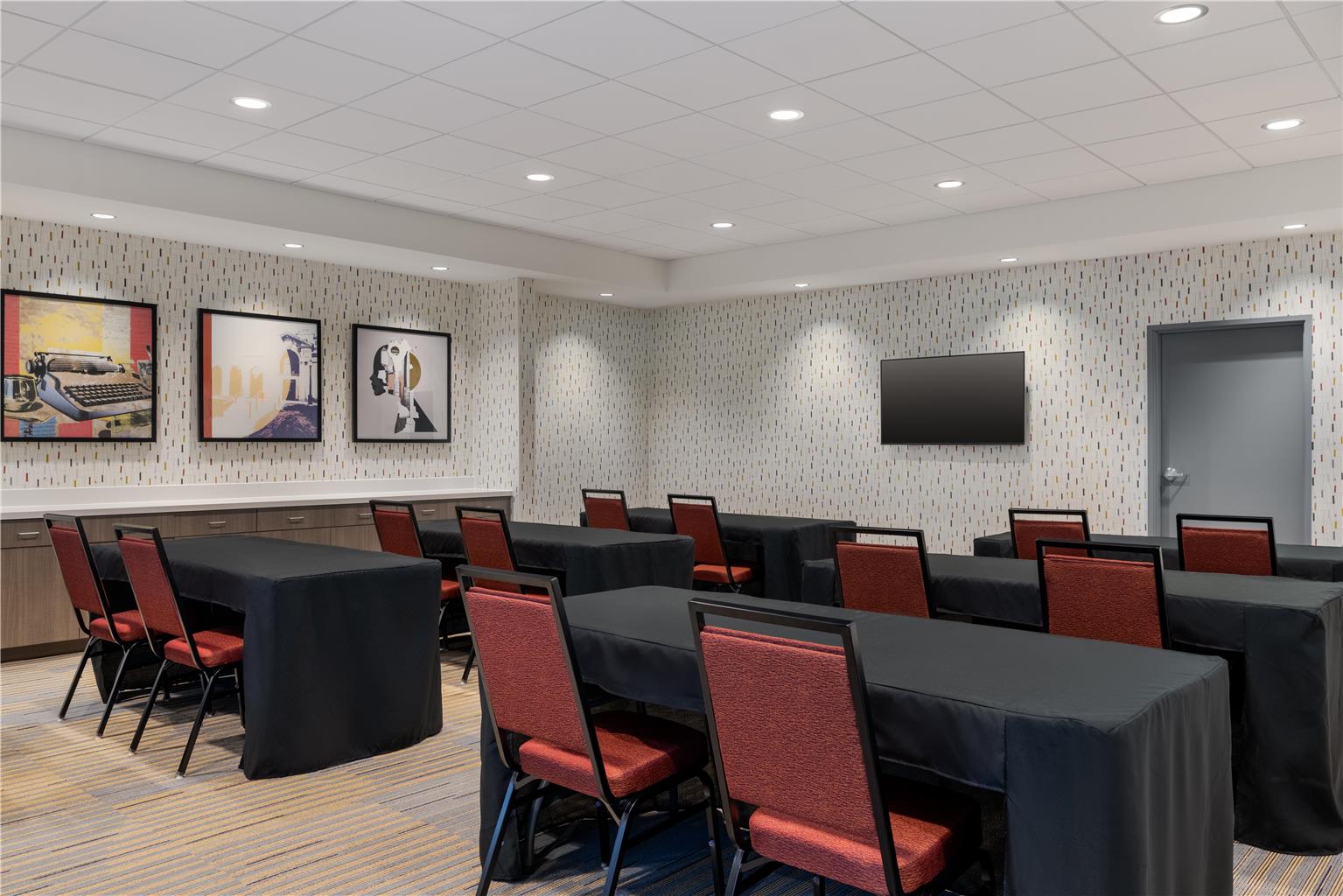Home2 Suites by Hilton Ames Image