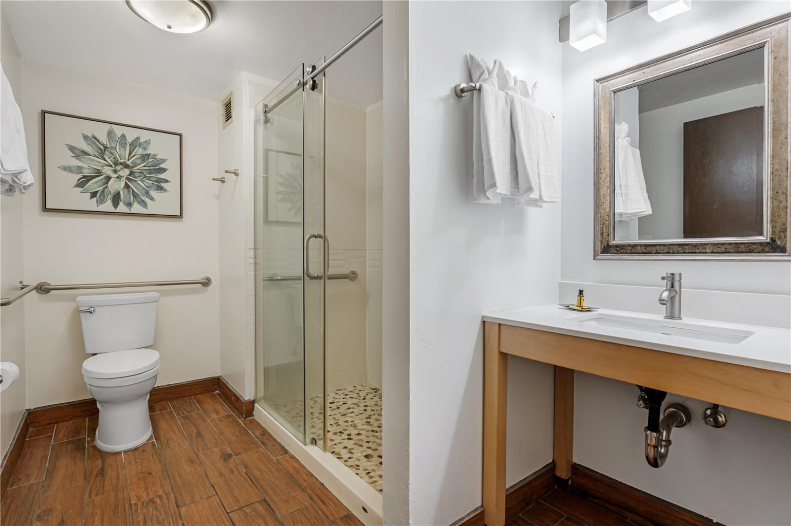 Best Western Plus South Coast Inn Image