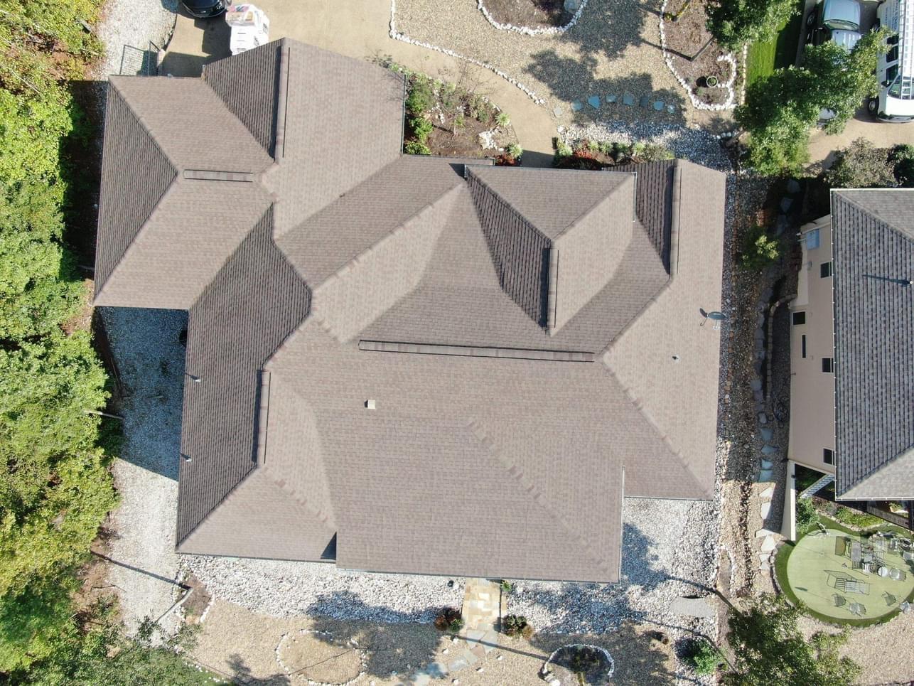 Brown's Roofing Image