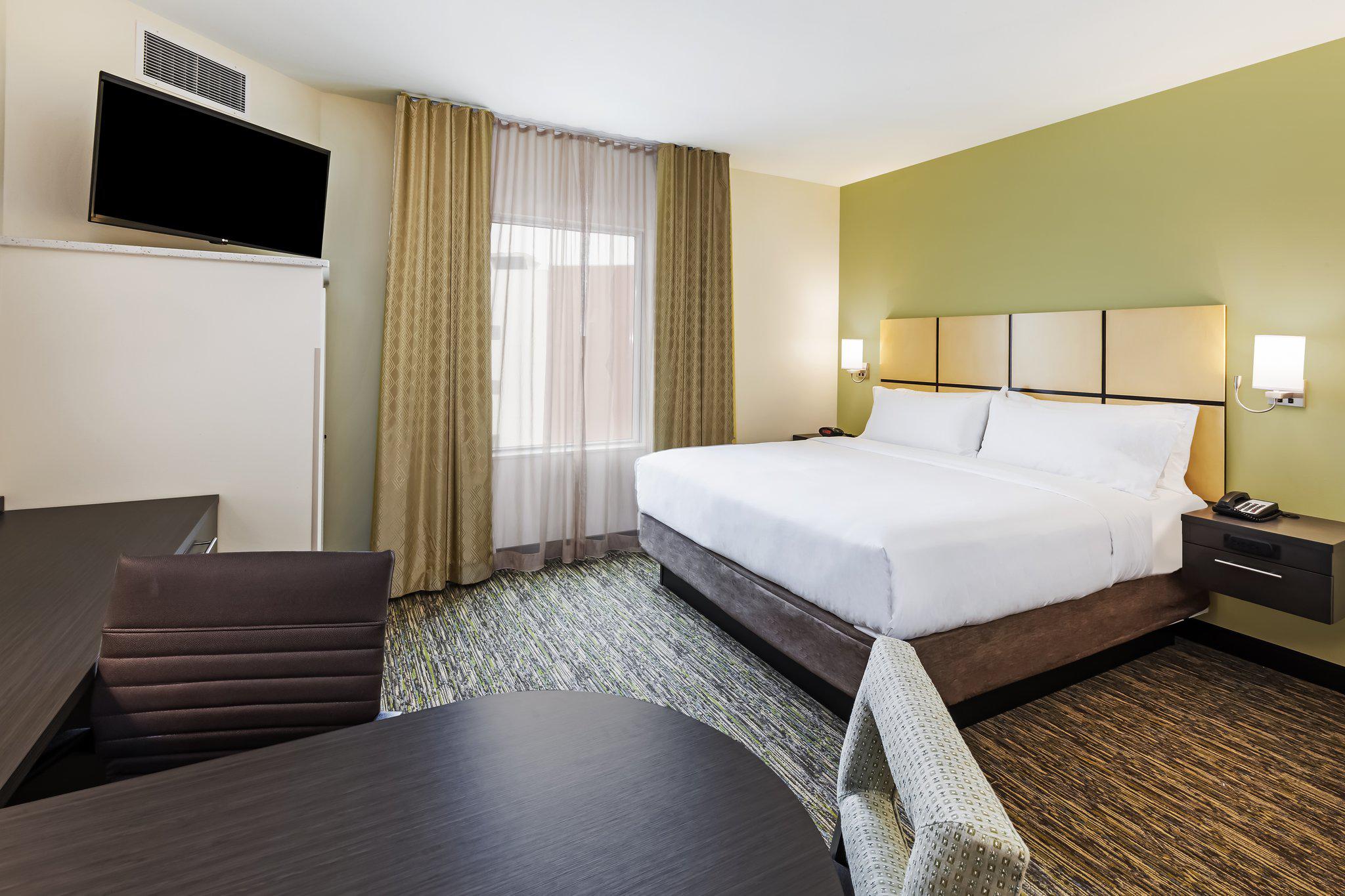 Candlewood Suites Lenexa - Overland Park Area Photo