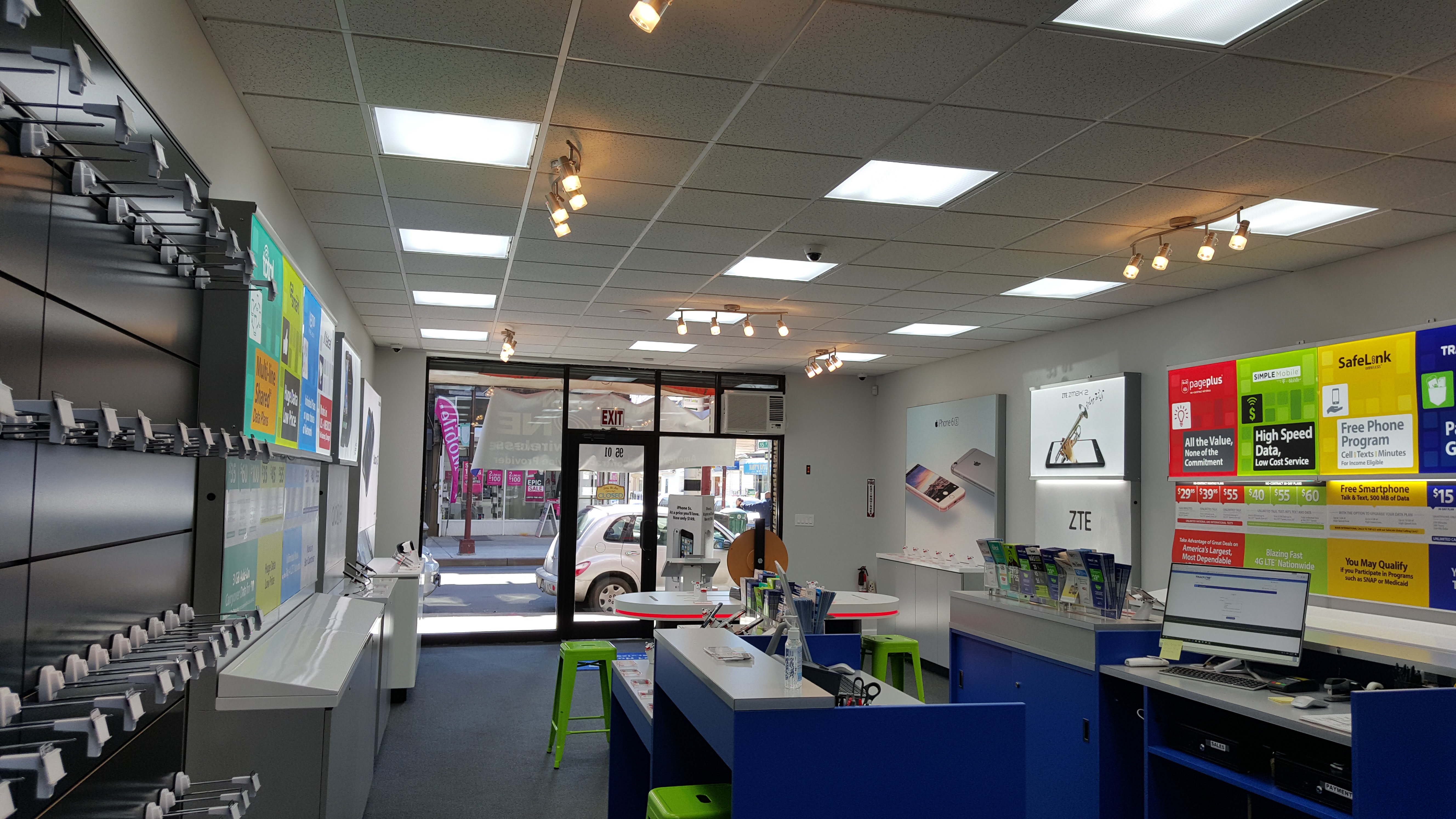 Total Wireless Store Photo