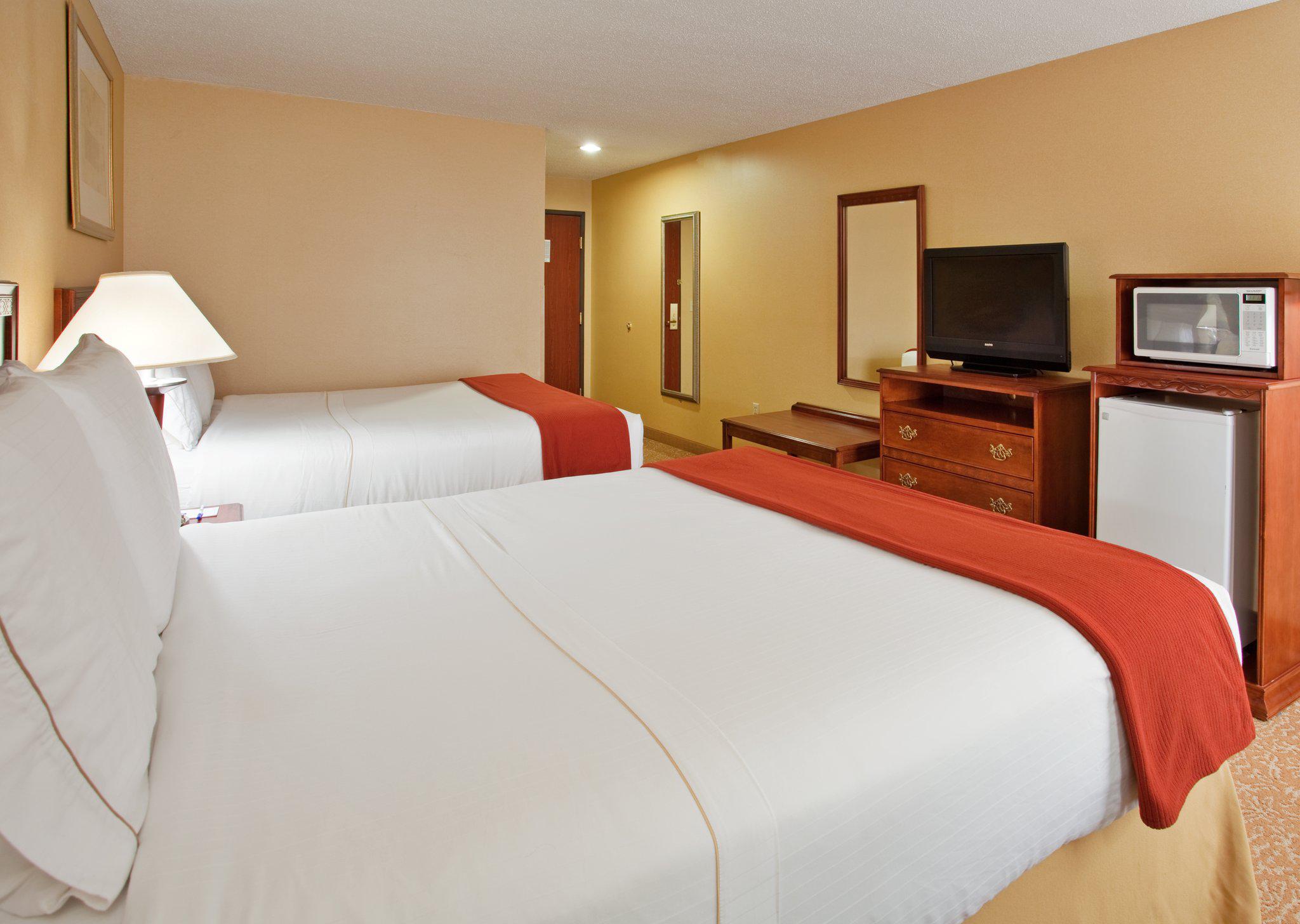 Holiday Inn Express & Suites St. Louis West - Fenton Photo