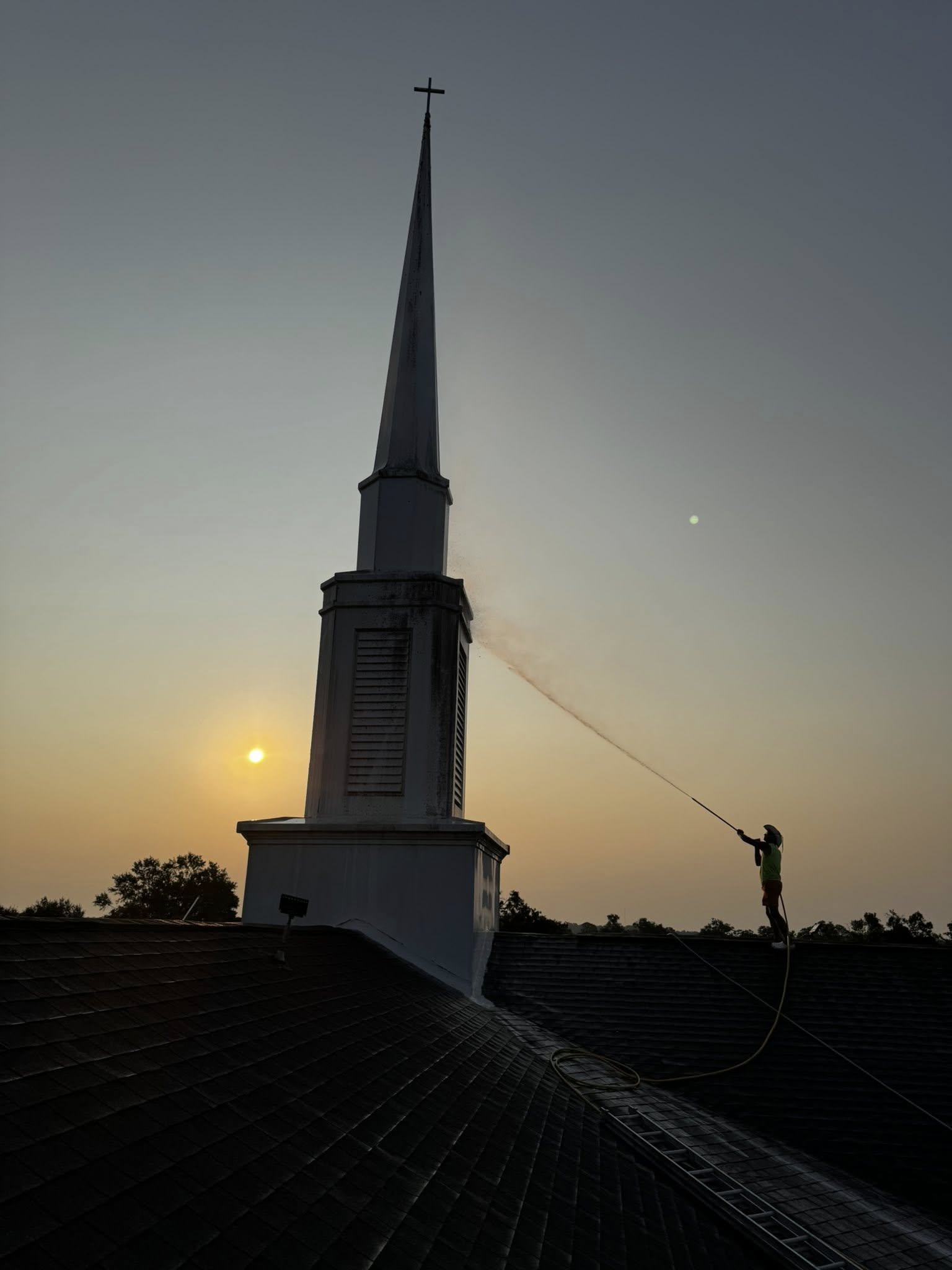 Riley's Housewashing Image
