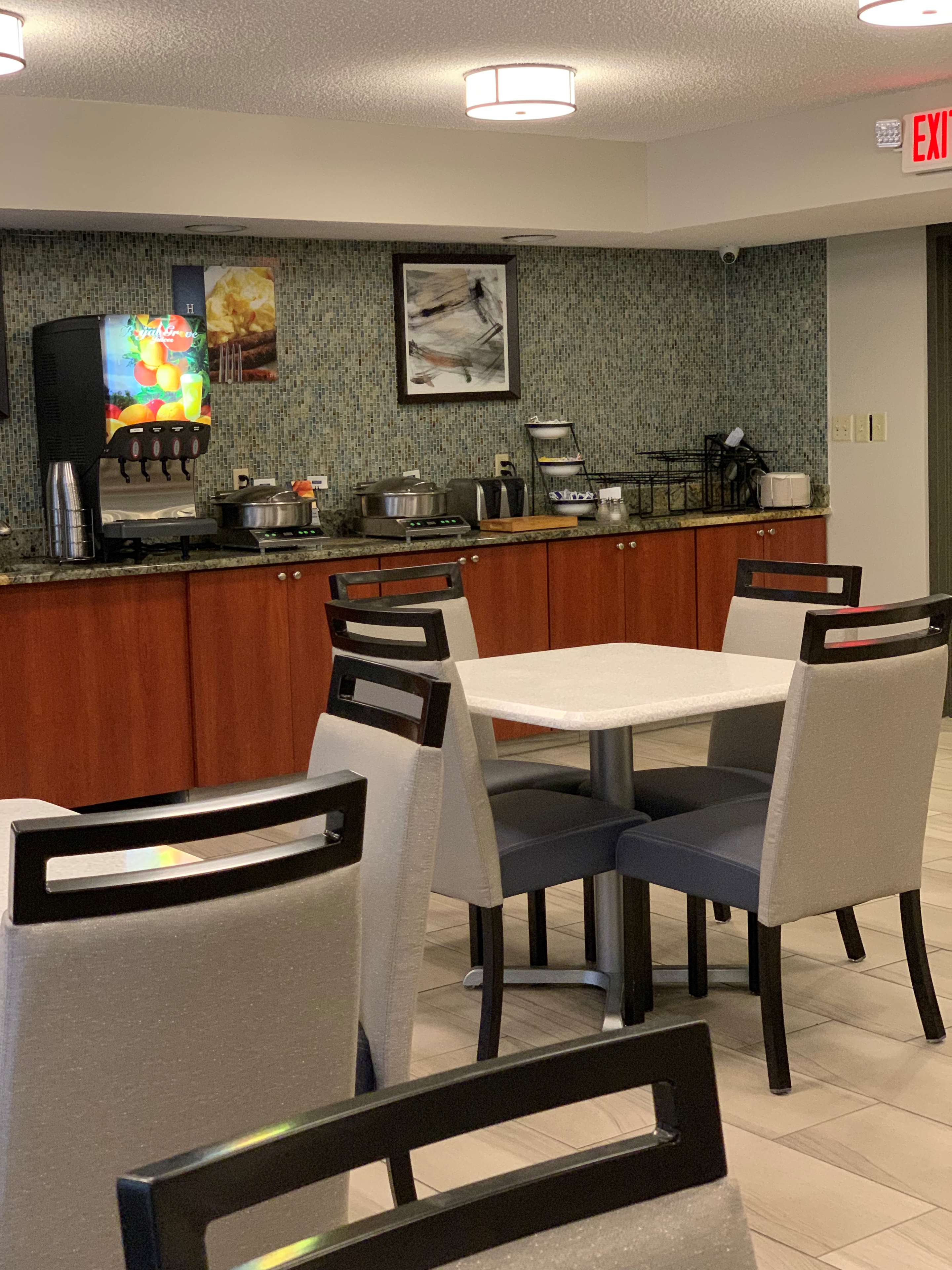 Best Western Tallahassee-Downtown Inn & Suites Photo