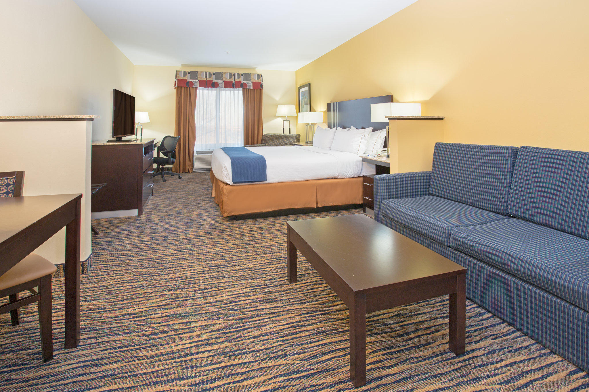 Holiday Inn Express & Suites Denver North - Thornton Photo