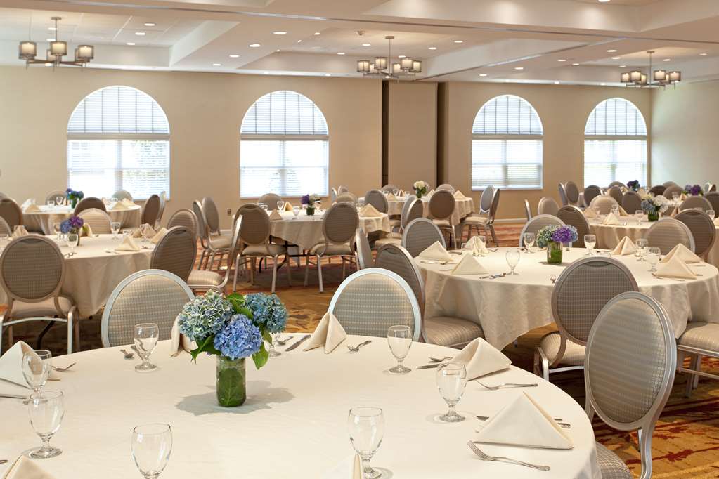 DoubleTree by Hilton Hotel Cape Cod - Hyannis Image