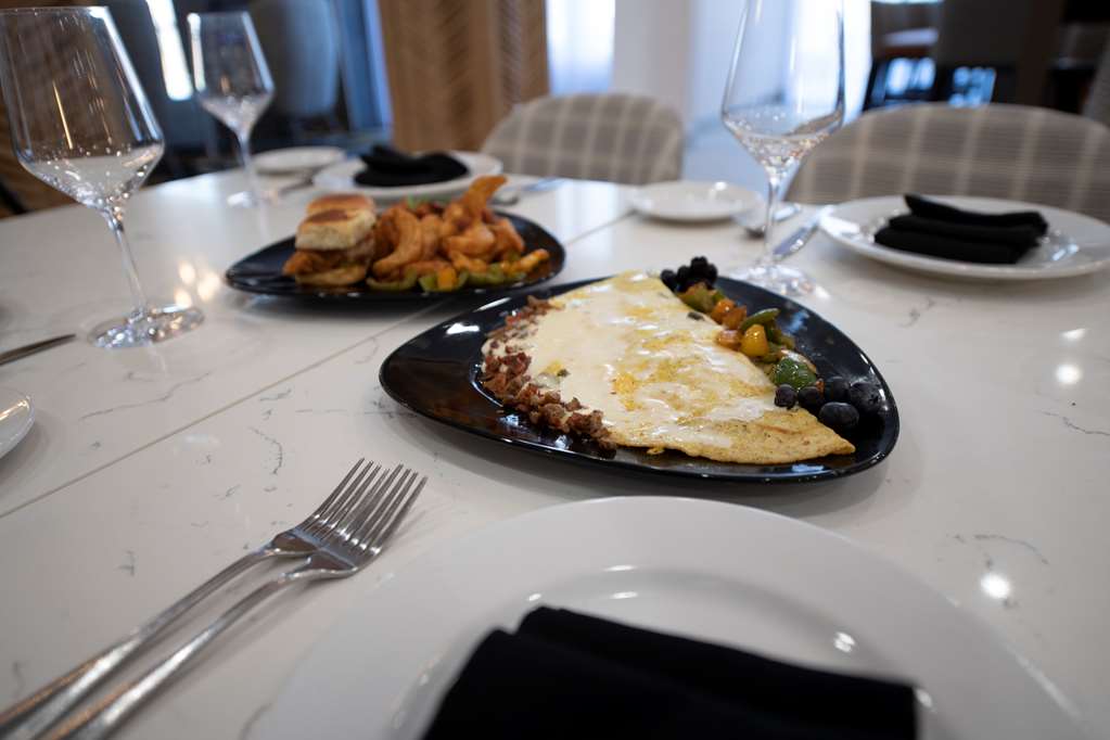 DoubleTree by Hilton Sulphur Lake Charles Image