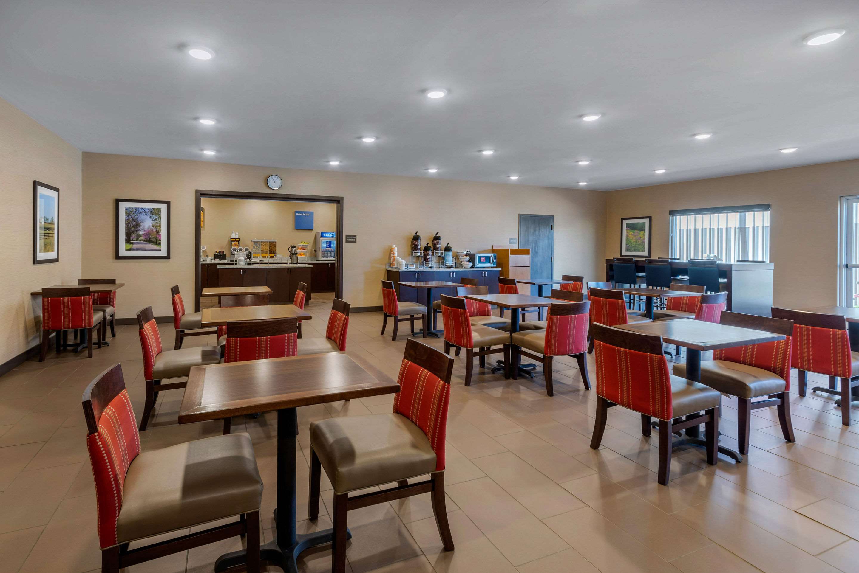 Comfort Inn & Suites Northern Kentucky Photo