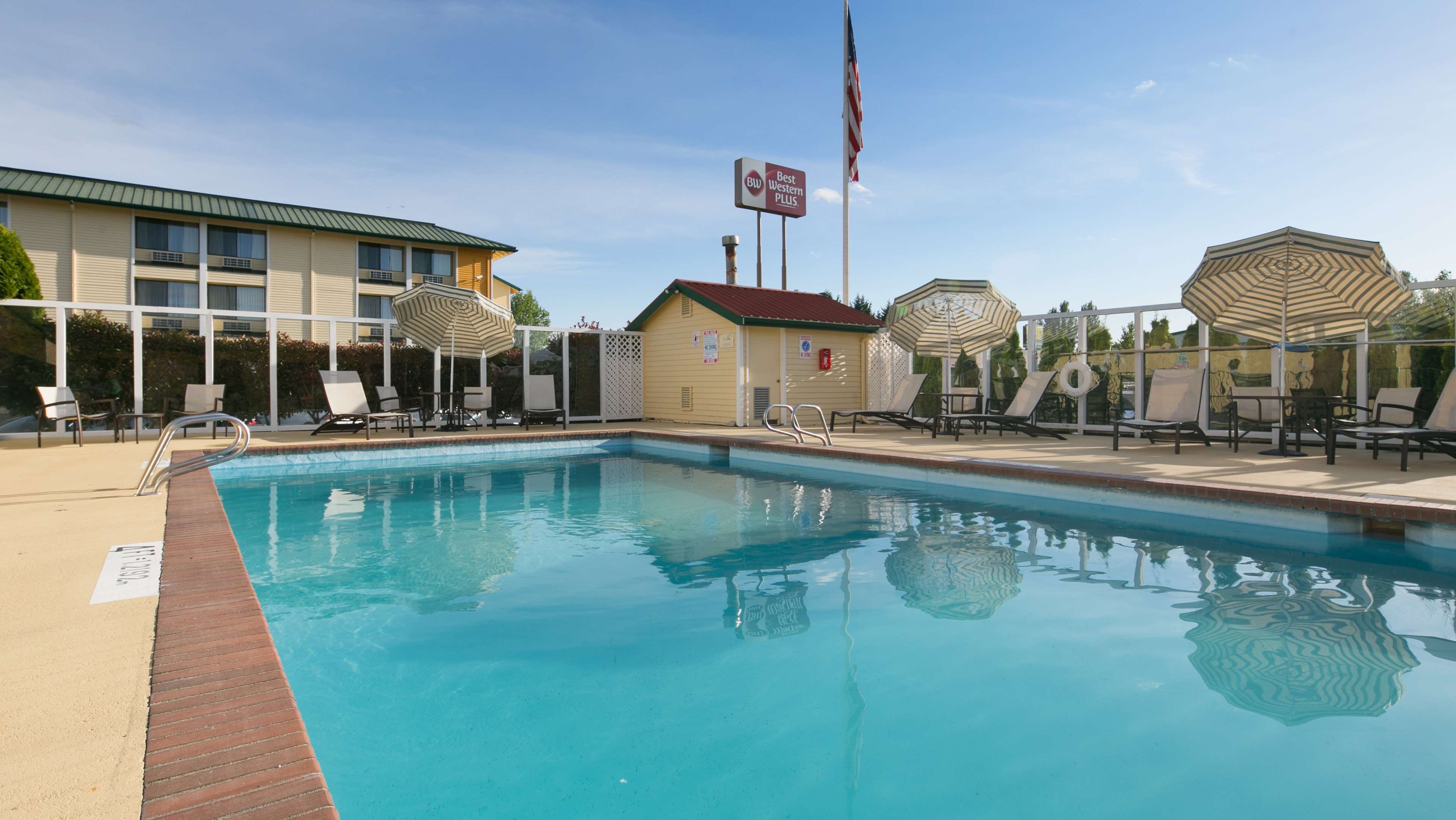 Best Western Plus Skagit Valley Inn and Convention Center Photo