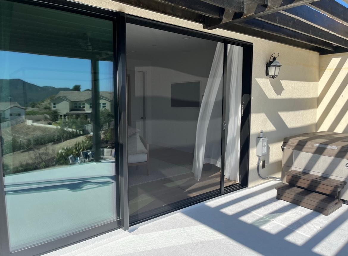 Vanishing Screens San Diego Image