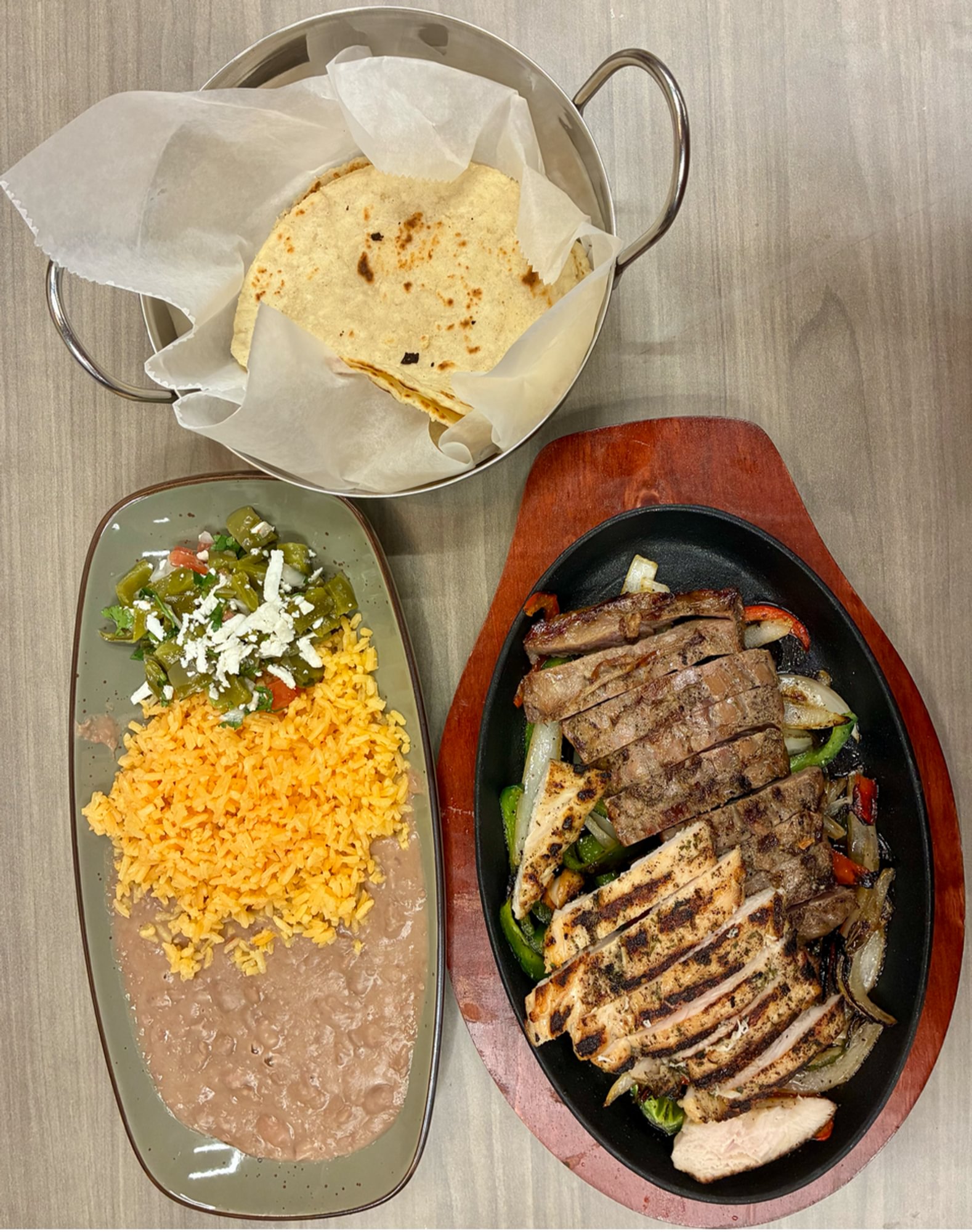 Parrillada -Sizzling Fajitas