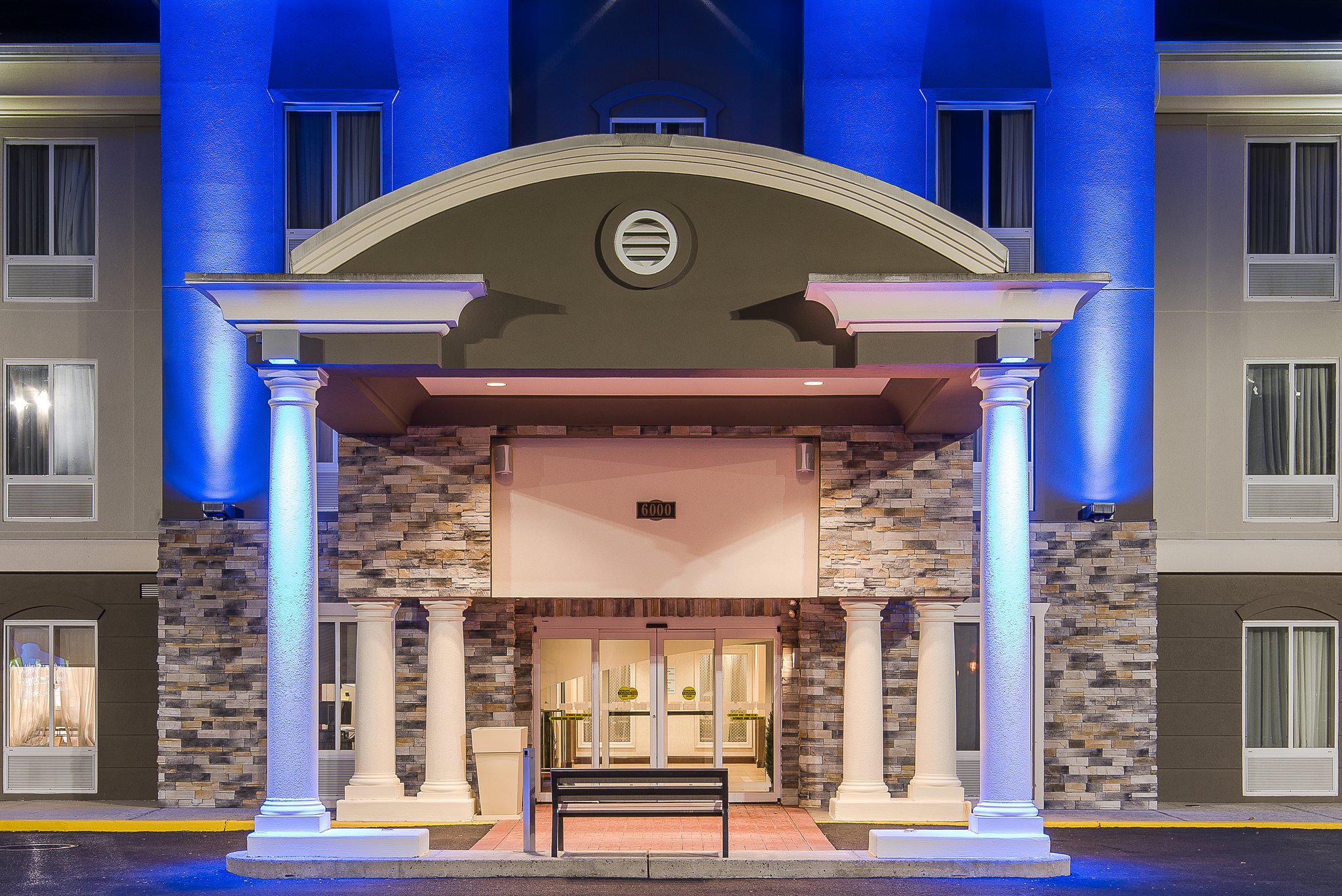 Holiday Inn Express & Suites Philadelphia - Mt. Laurel Photo