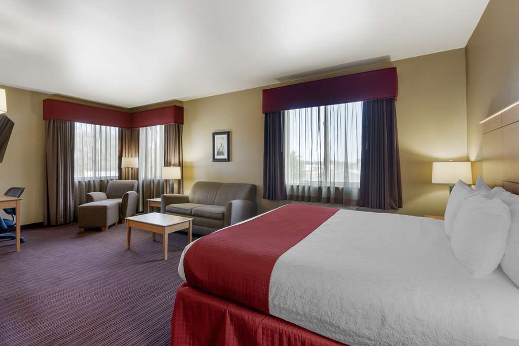 Best Western Golden Prairie Inn & Suites Image