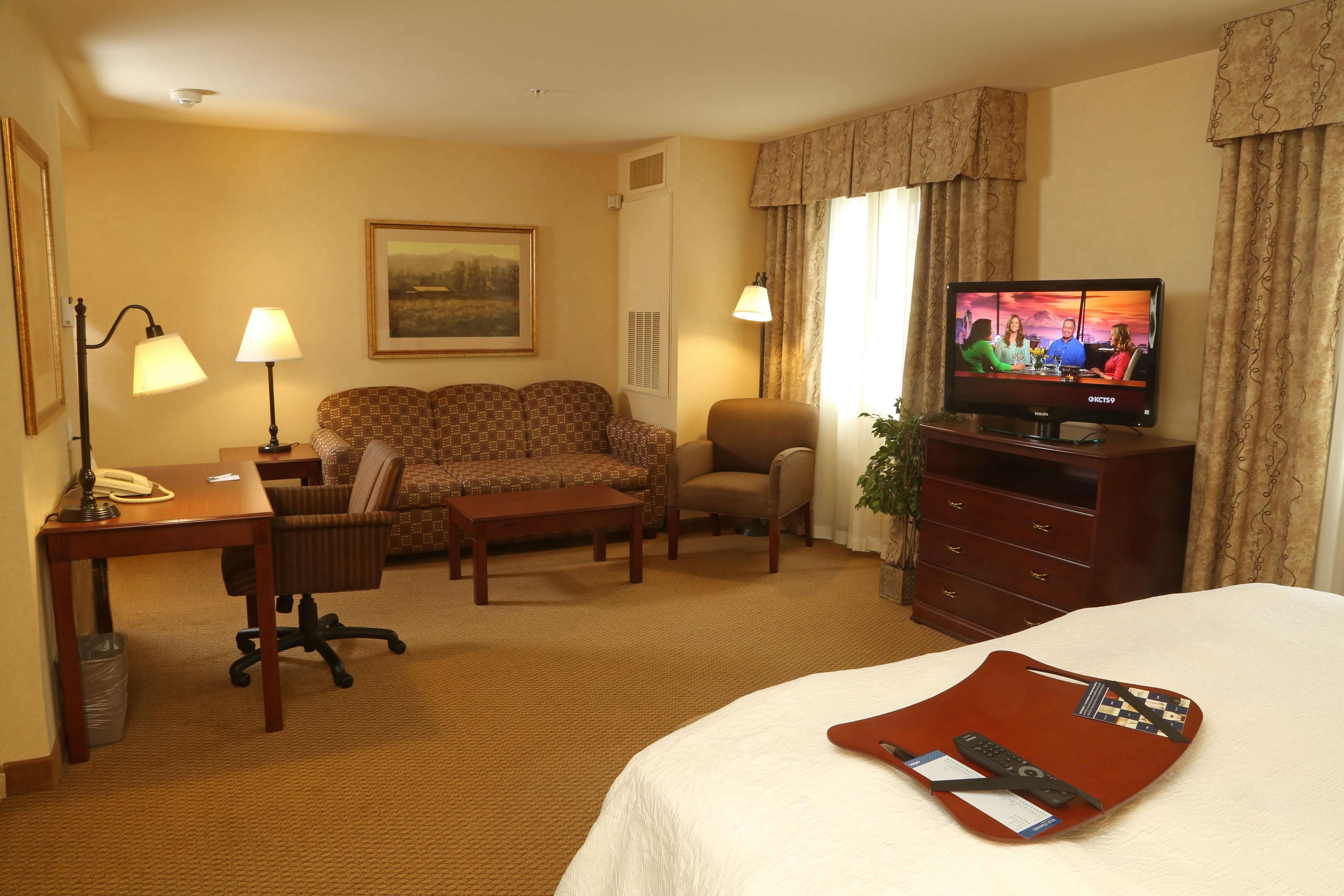 Hampton Inn & Suites Burlington Photo