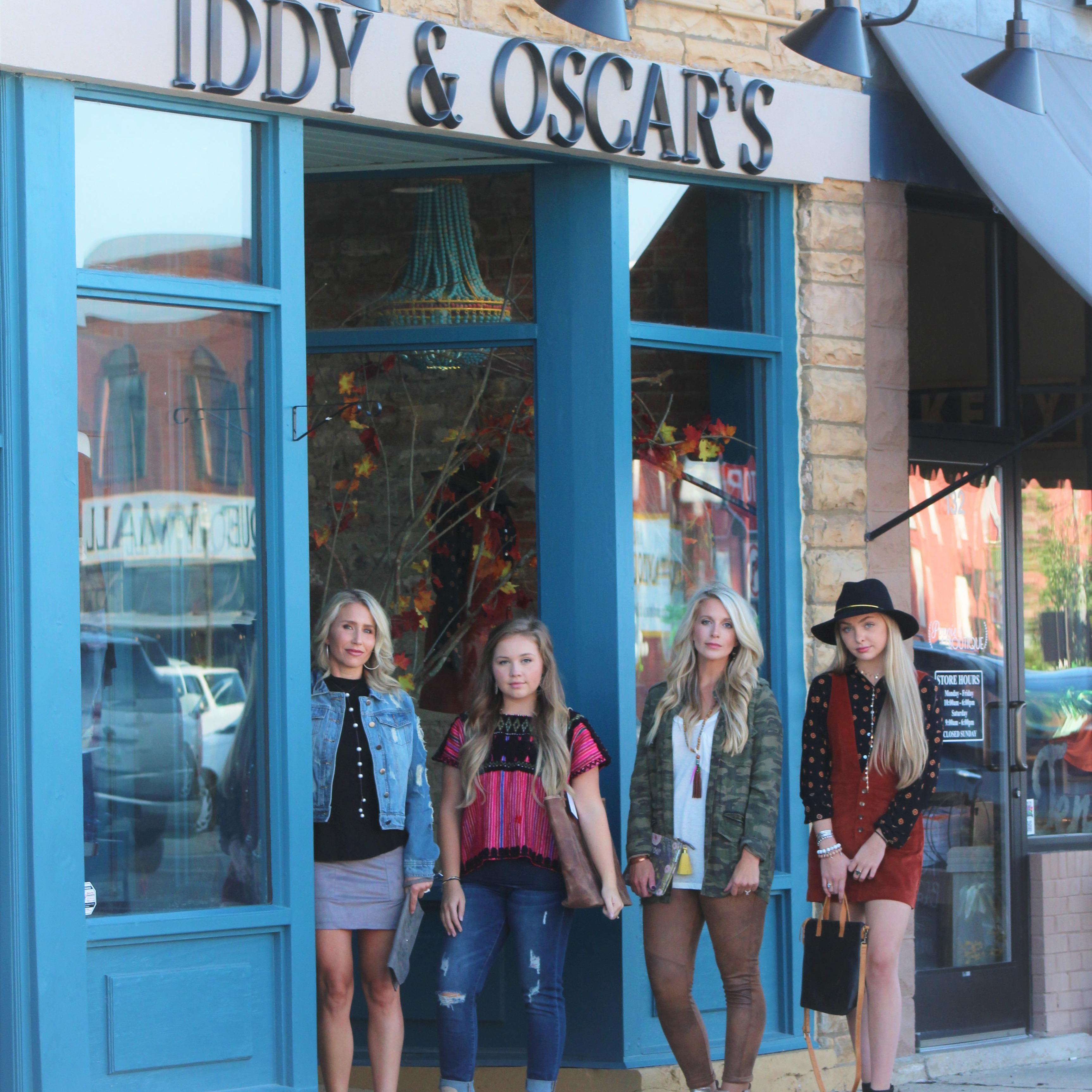 Iddy &amp; Oscar&apos;s Logo