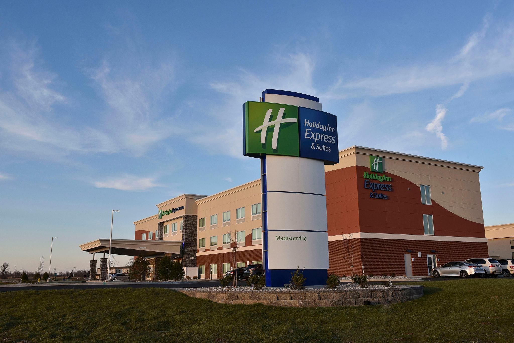 Holiday Inn Express & Suites Madisonville Photo