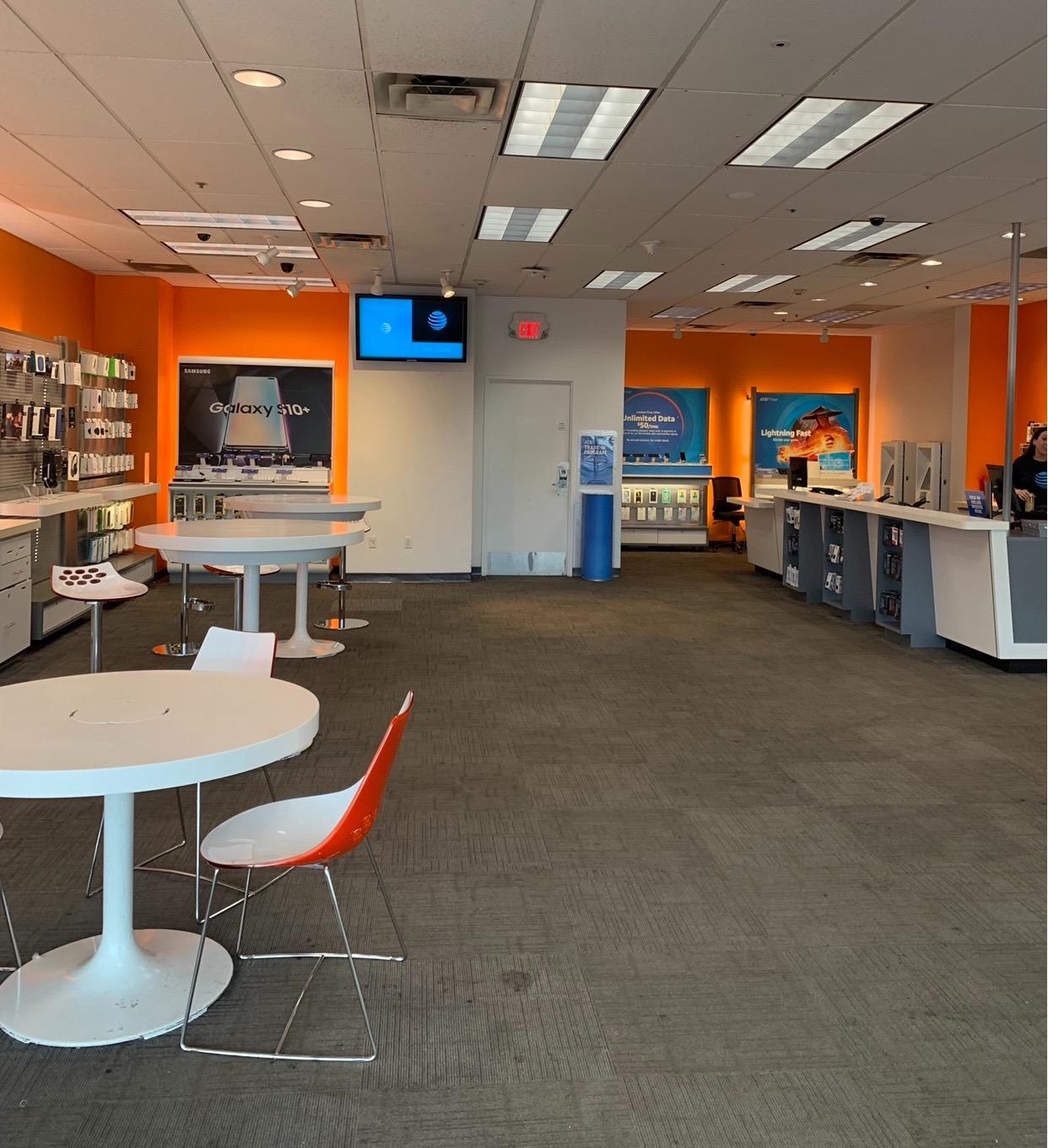 AT&T Store Photo