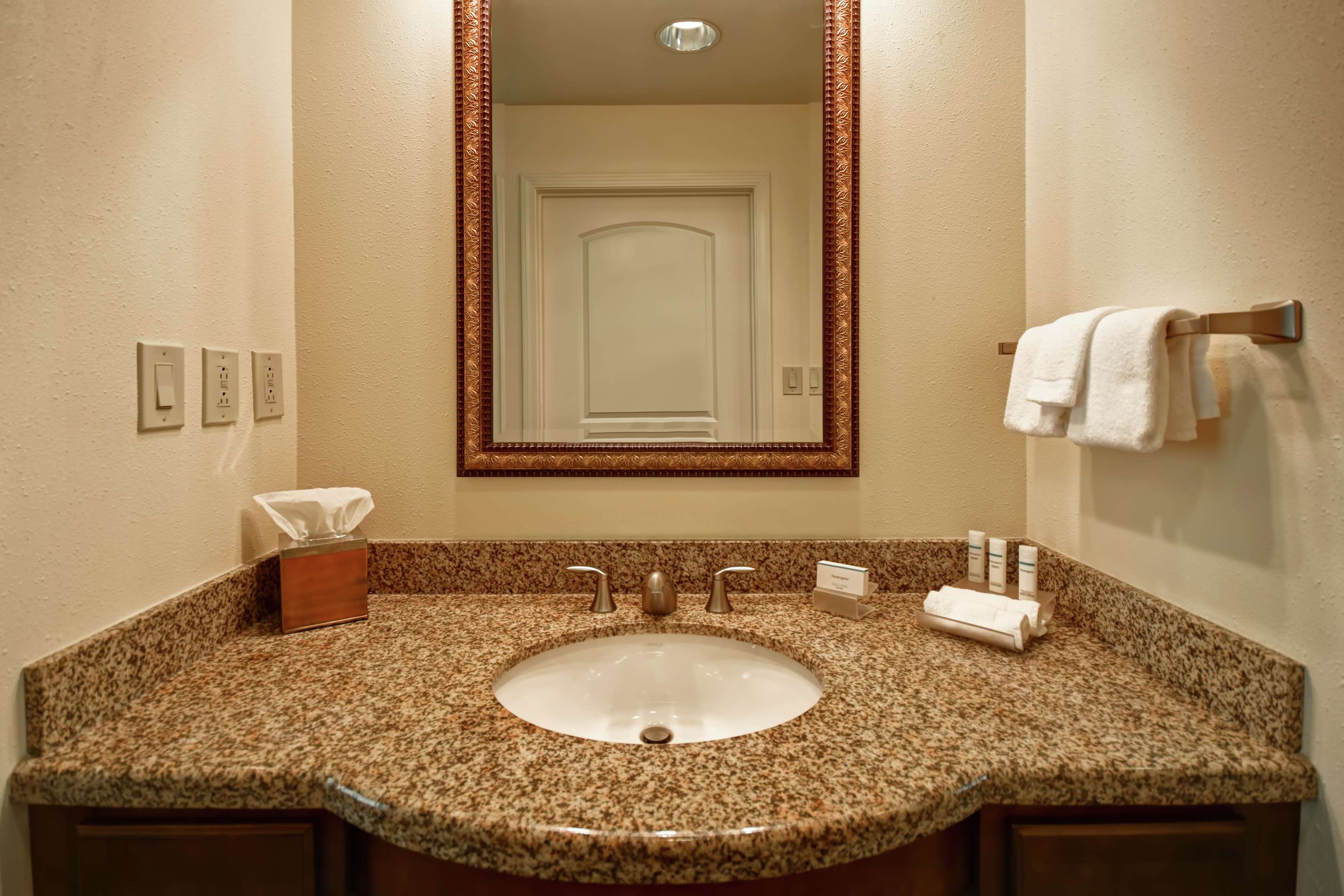 Homewood Suites by Hilton Charleston Airport Photo