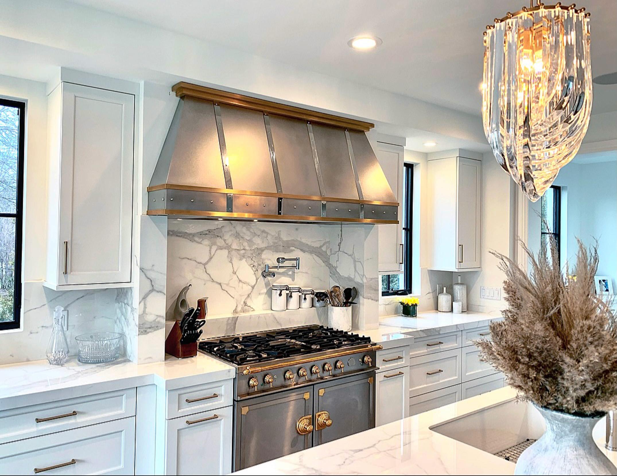 Lavish Interiors Image