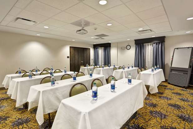 Images Hampton Inn & Suites Detroit/Warren