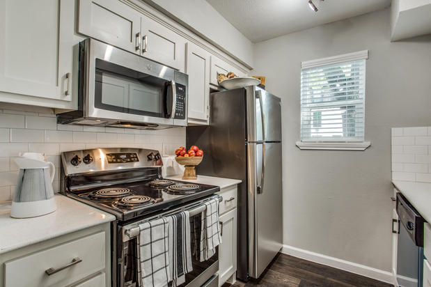 Images Weston Medical Center Apartments