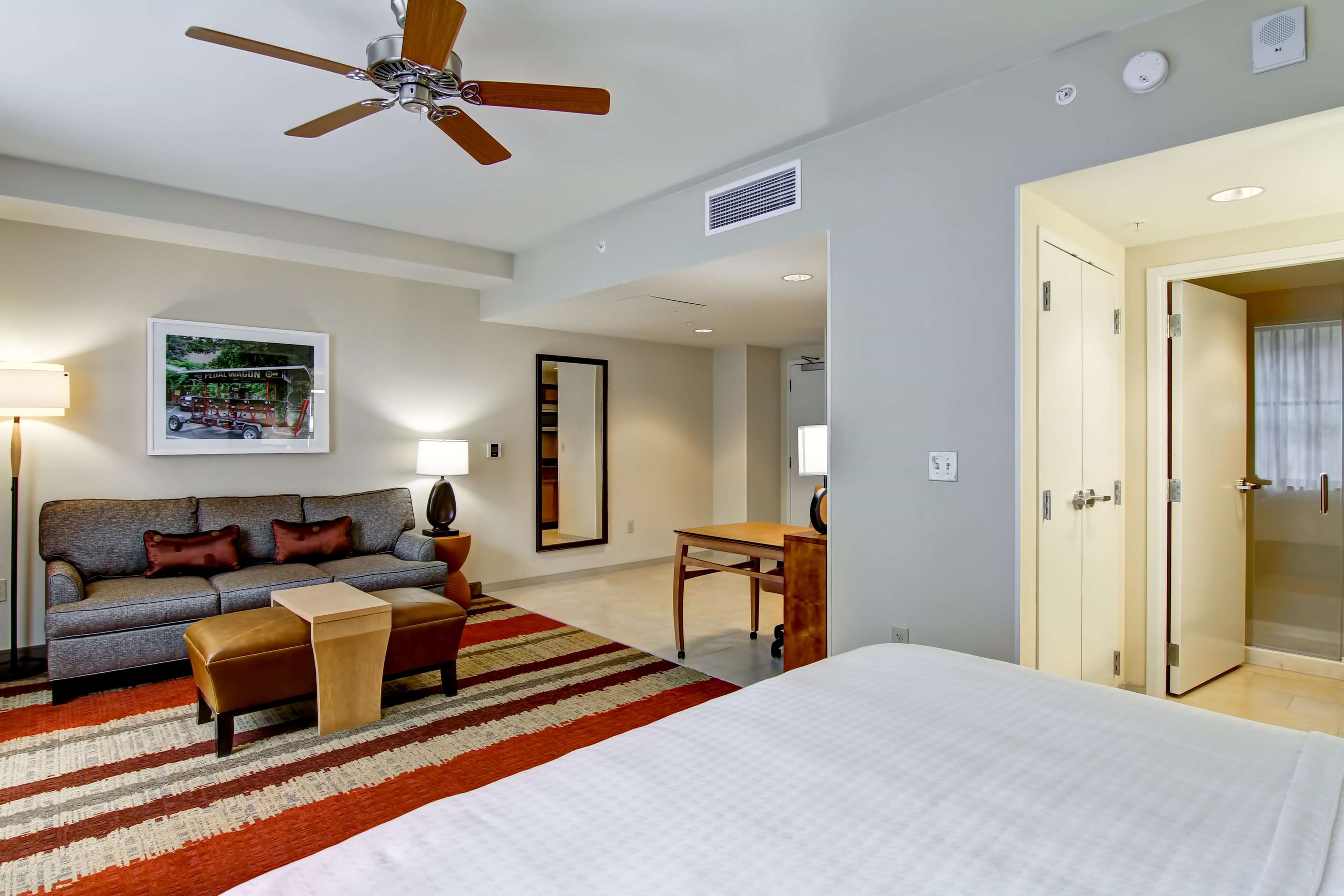 Homewood Suites by Hilton Cincinnati-Downtown Photo