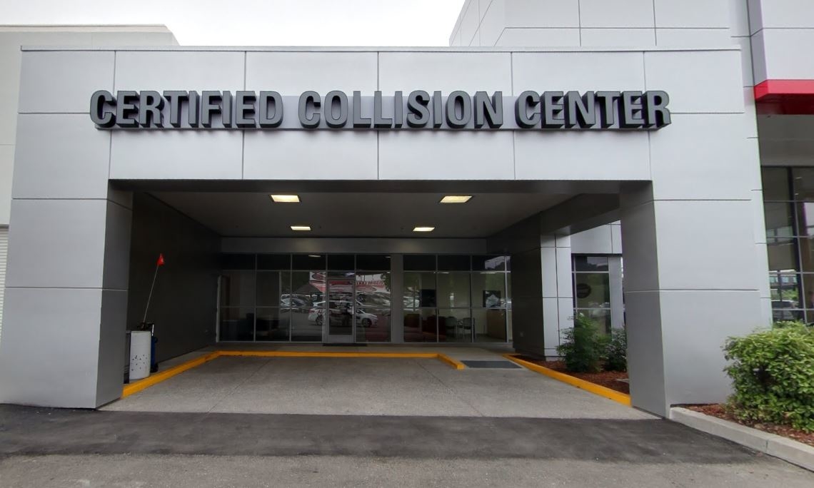 Folsom Lake Toyota Collision Center Photo