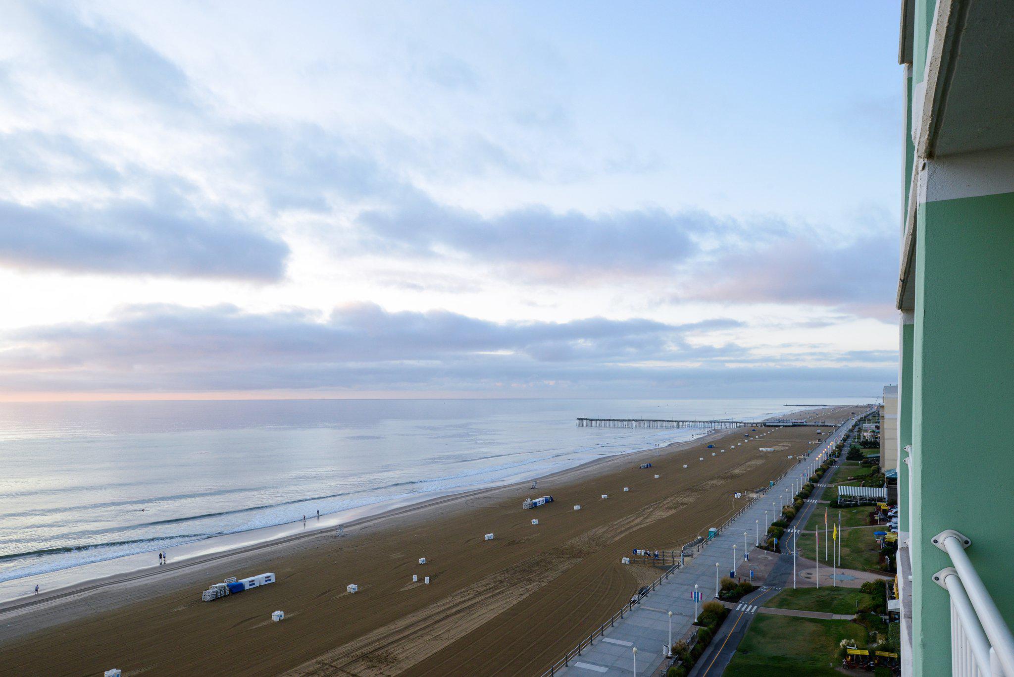 Holiday Inn VA Beach-Oceanside (21st St) Photo