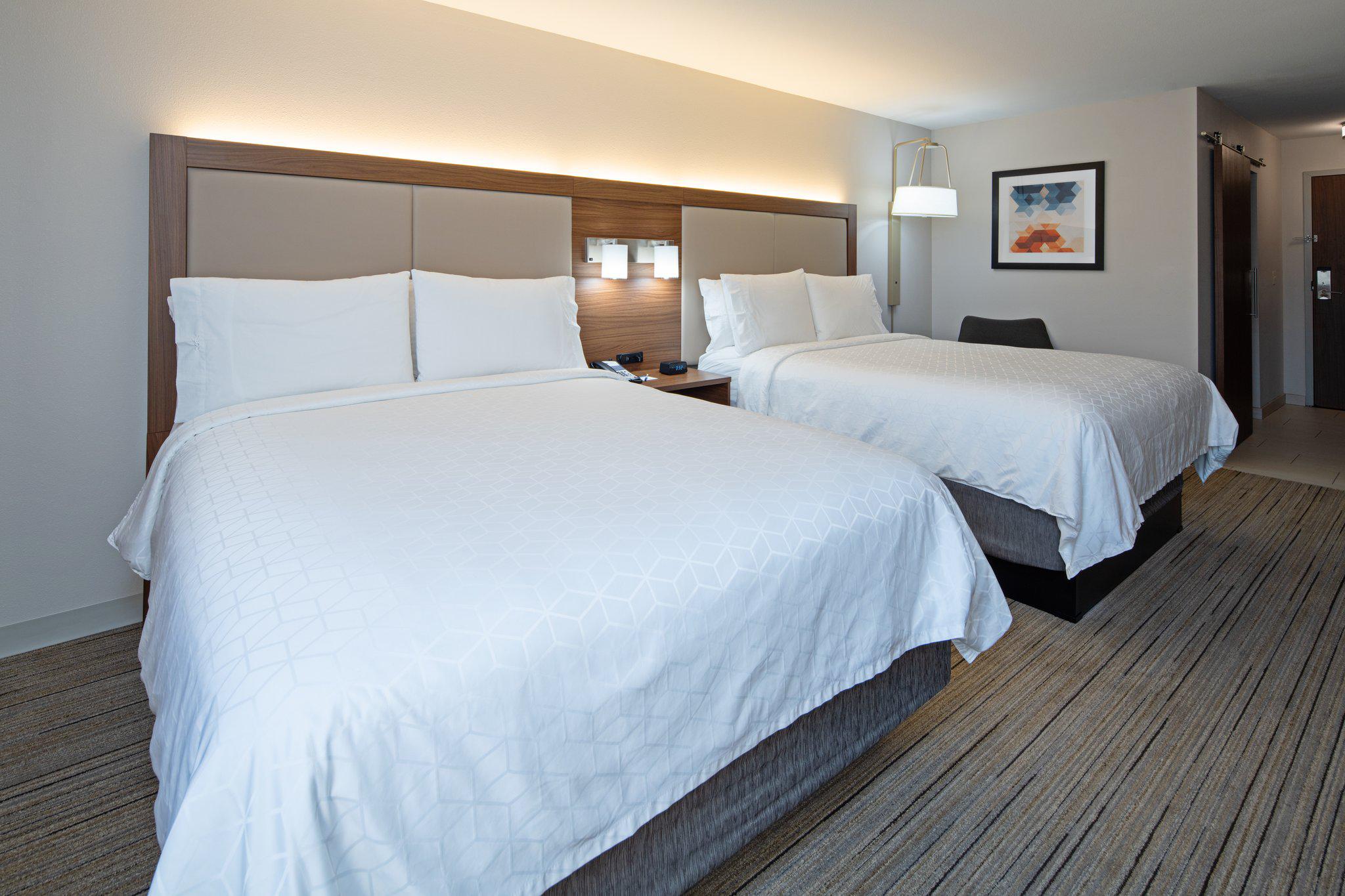 Holiday Inn Express & Suites Seattle-Sea-Tac Airport Photo