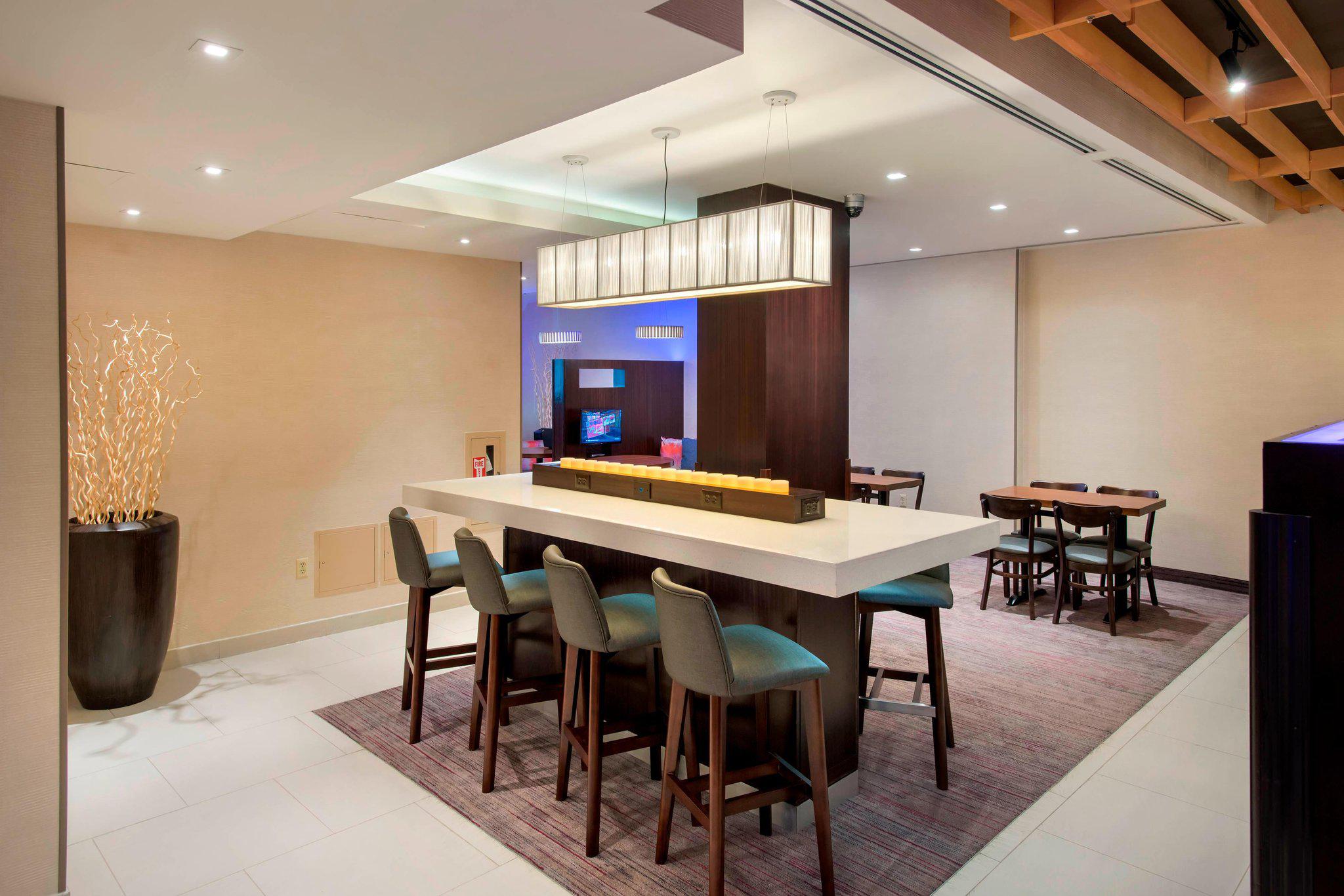 Courtyard by Marriott New York Manhattan/SoHo Photo