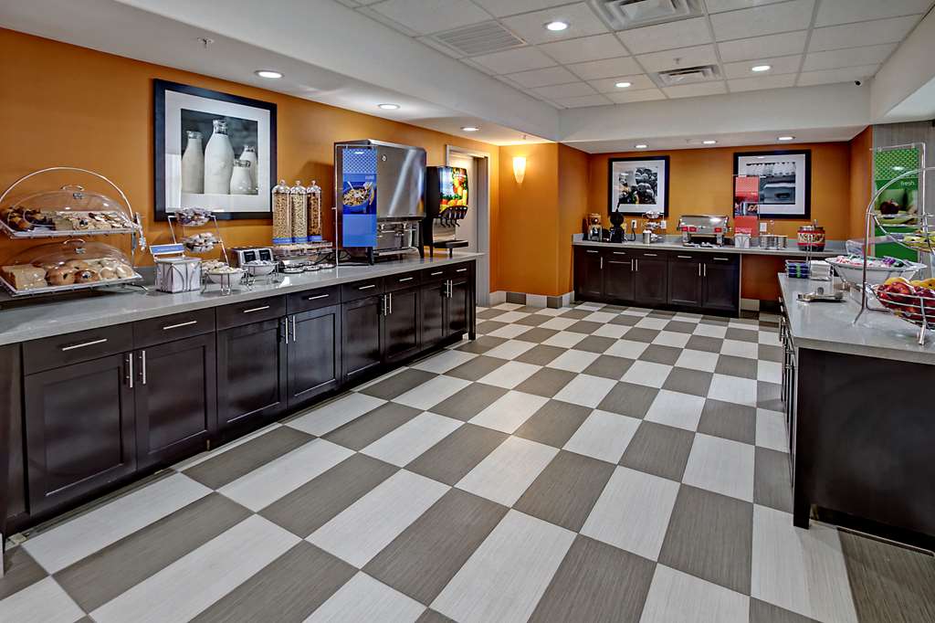 Hampton Inn & Suites Ada Image