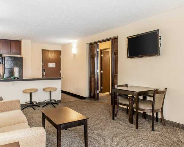 Images Quality Inn & Suites