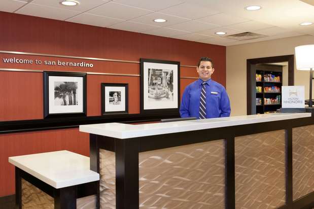 Images Hampton Inn & Suites San Bernardino