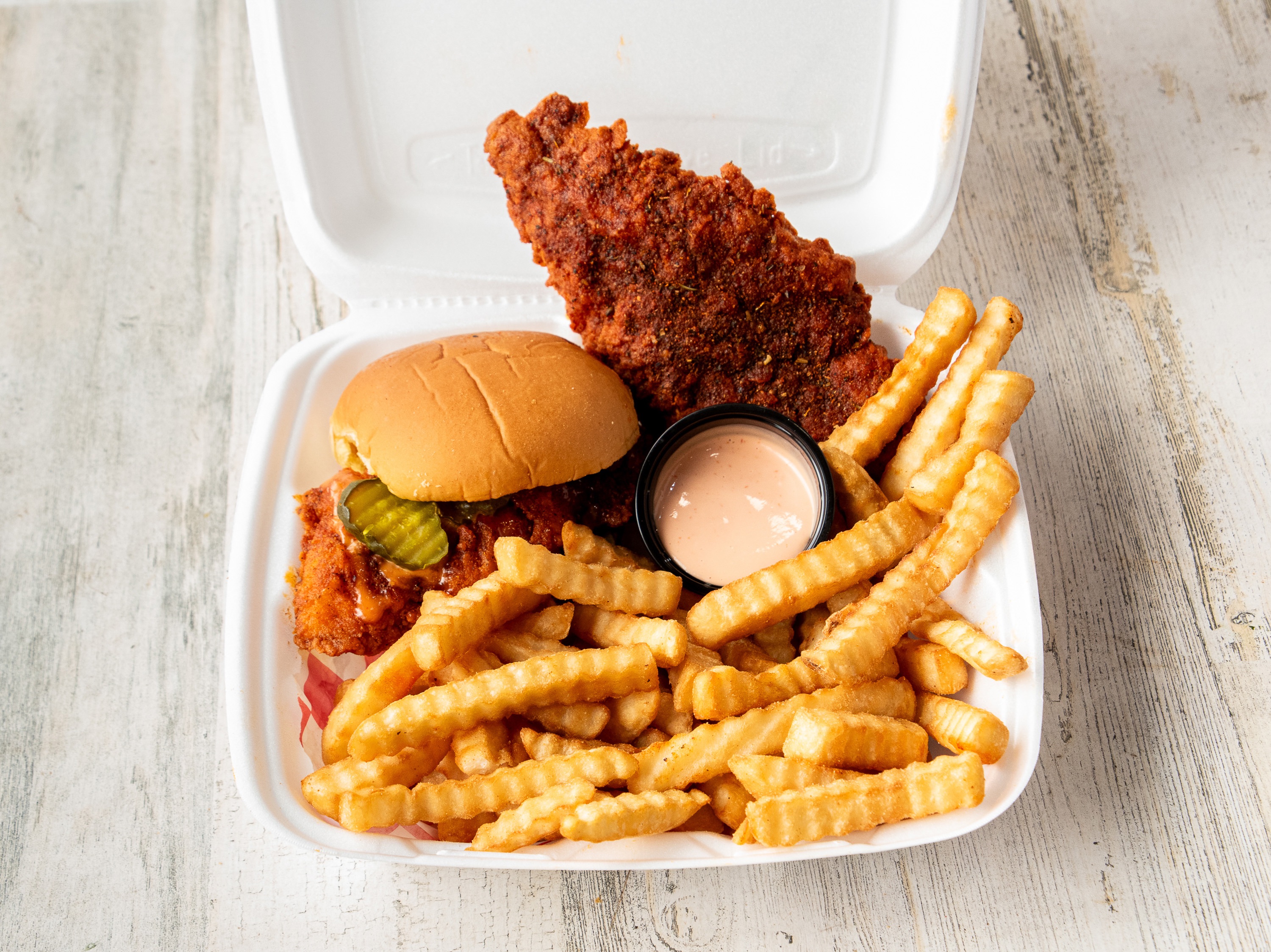 #3. Sandwich 1 Tender with Fries