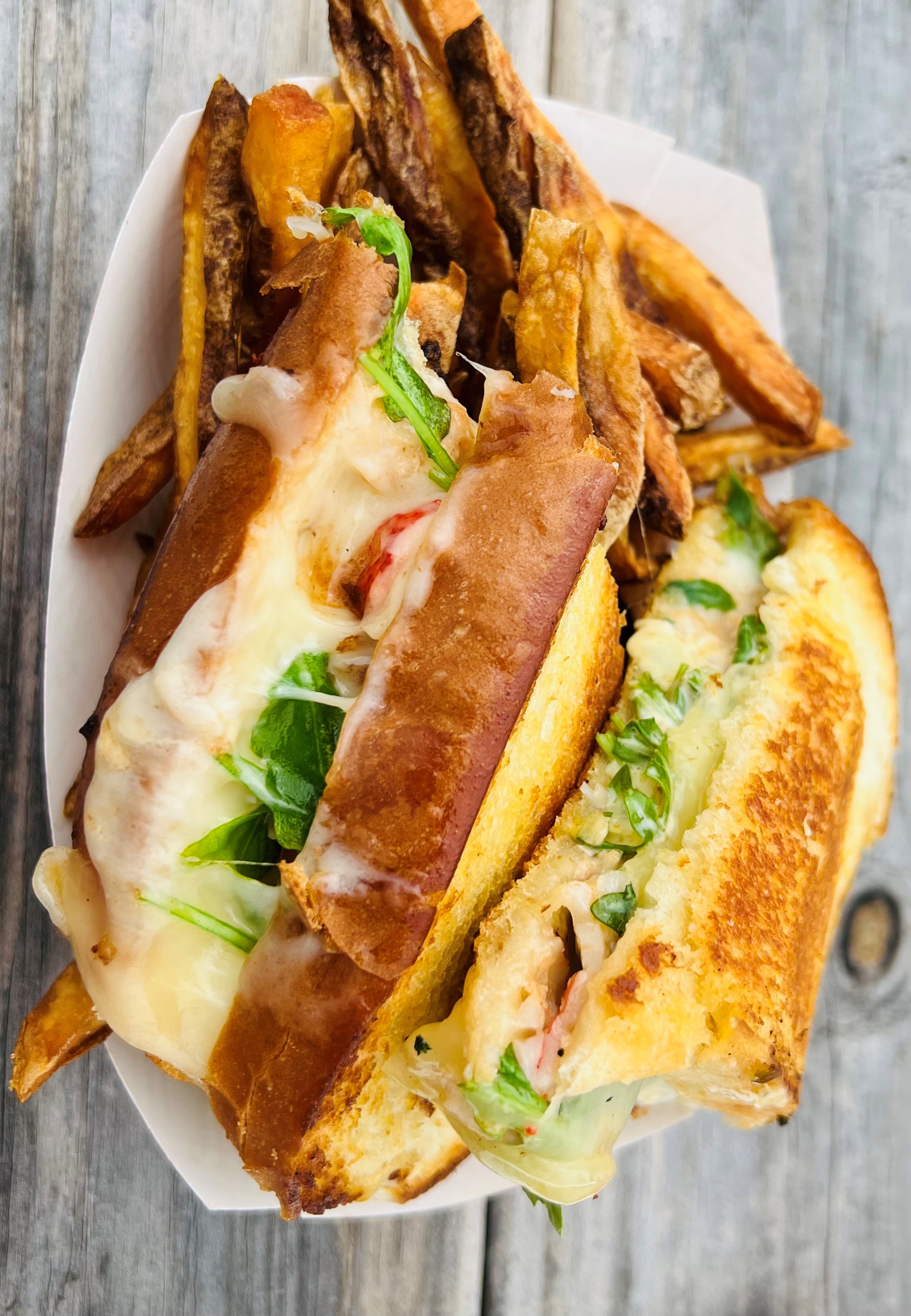 Off the Hook Roadside Eatery Image