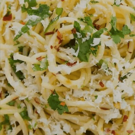 Pasta With Garlic & Oil